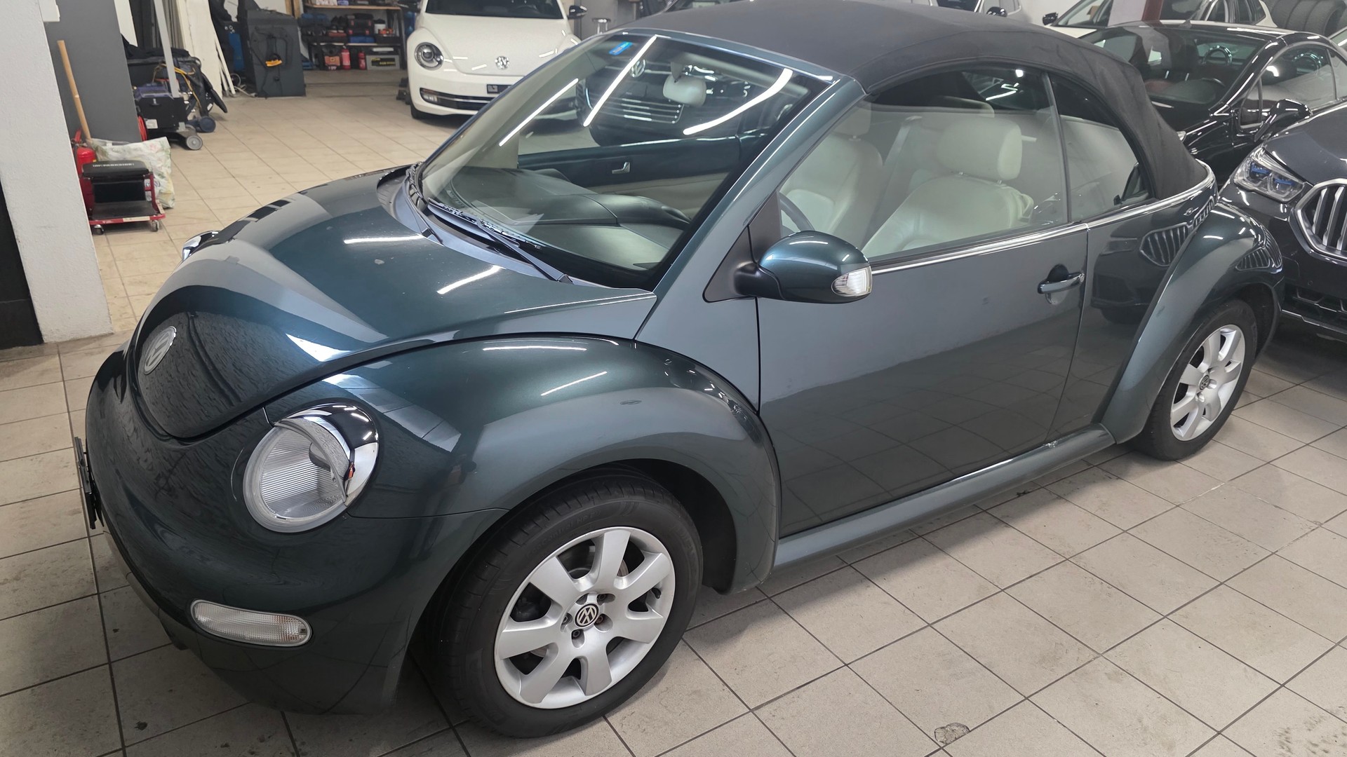 VW Beetle Cabrio 2.0-image-2