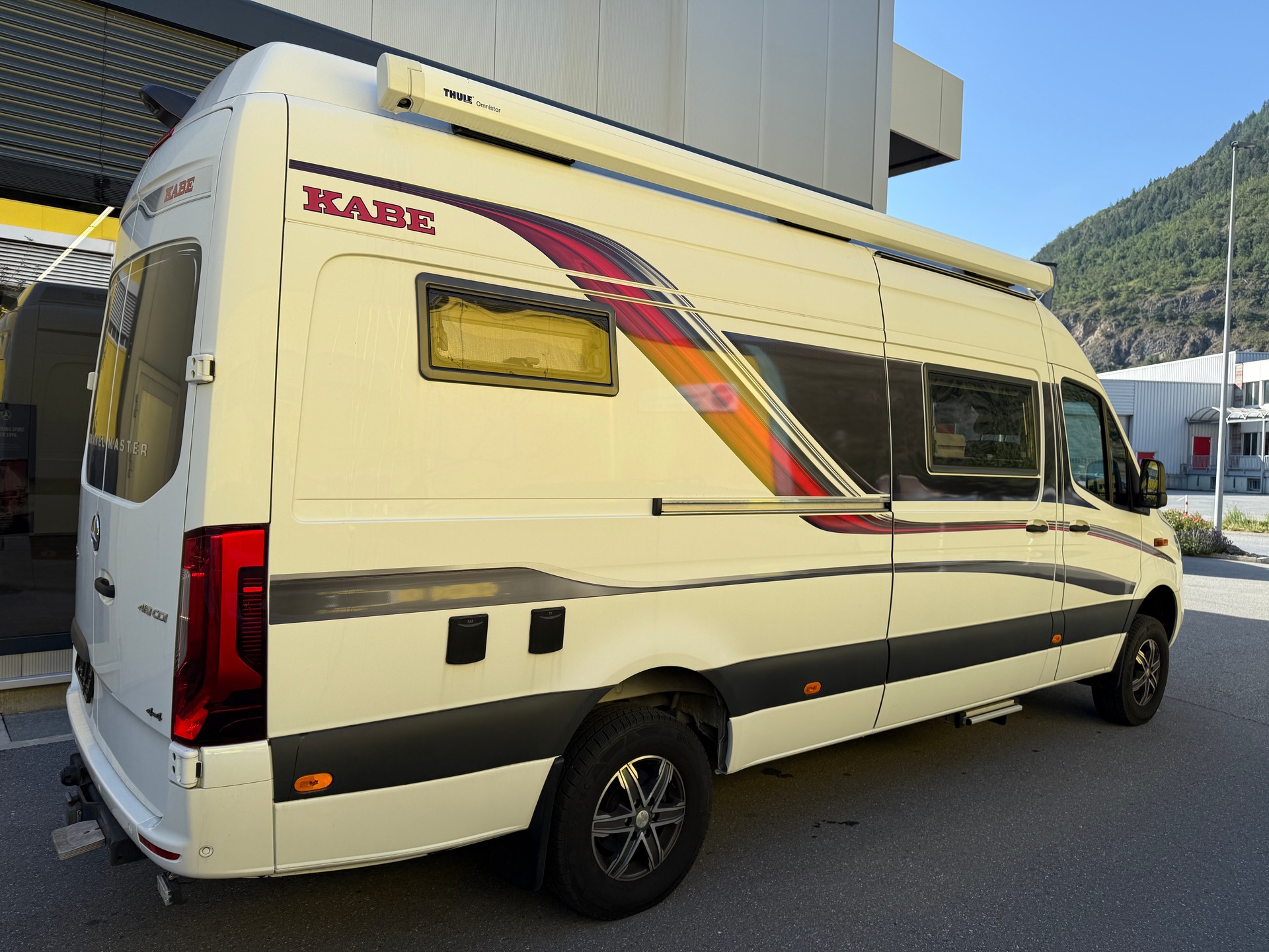 KABE 690 LB 4x4 Van-image-4
