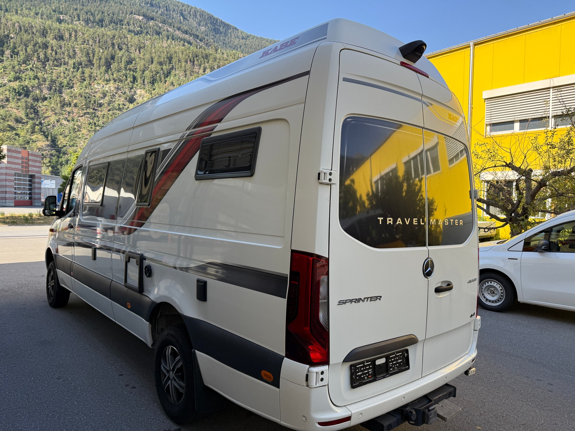 KABE 690 LB 4x4 Van-image-6