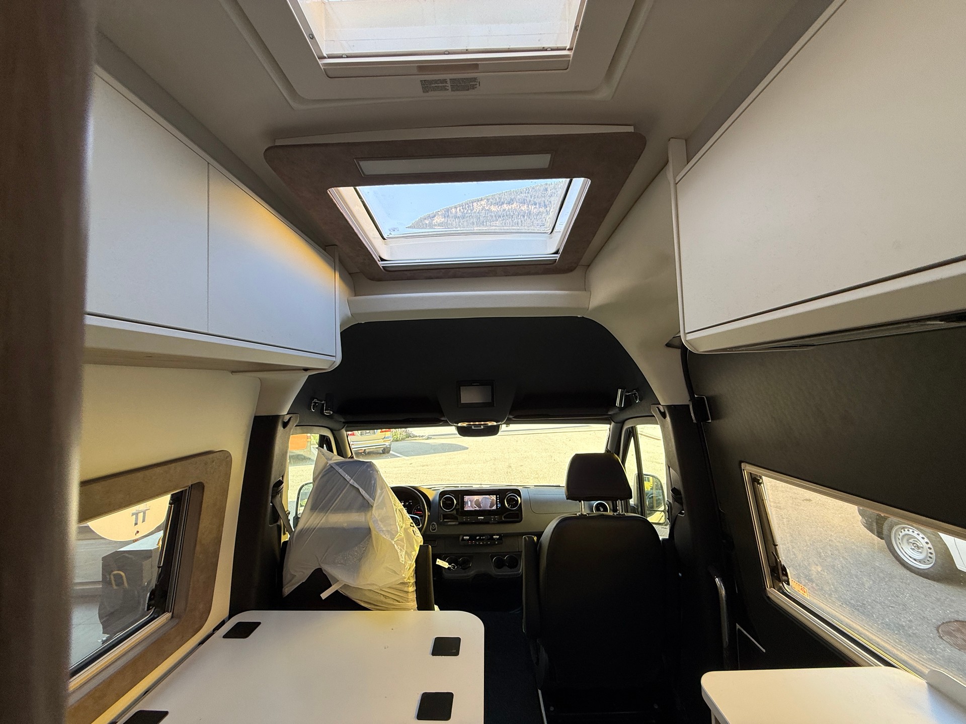 KABE 690 LB 4x4 Van-image-19