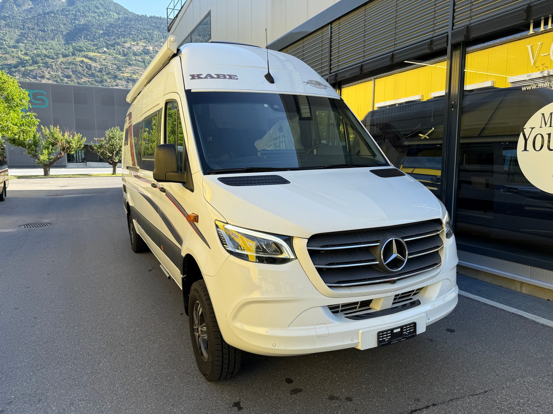 KABE 690 LB 4x4 Van-image-3