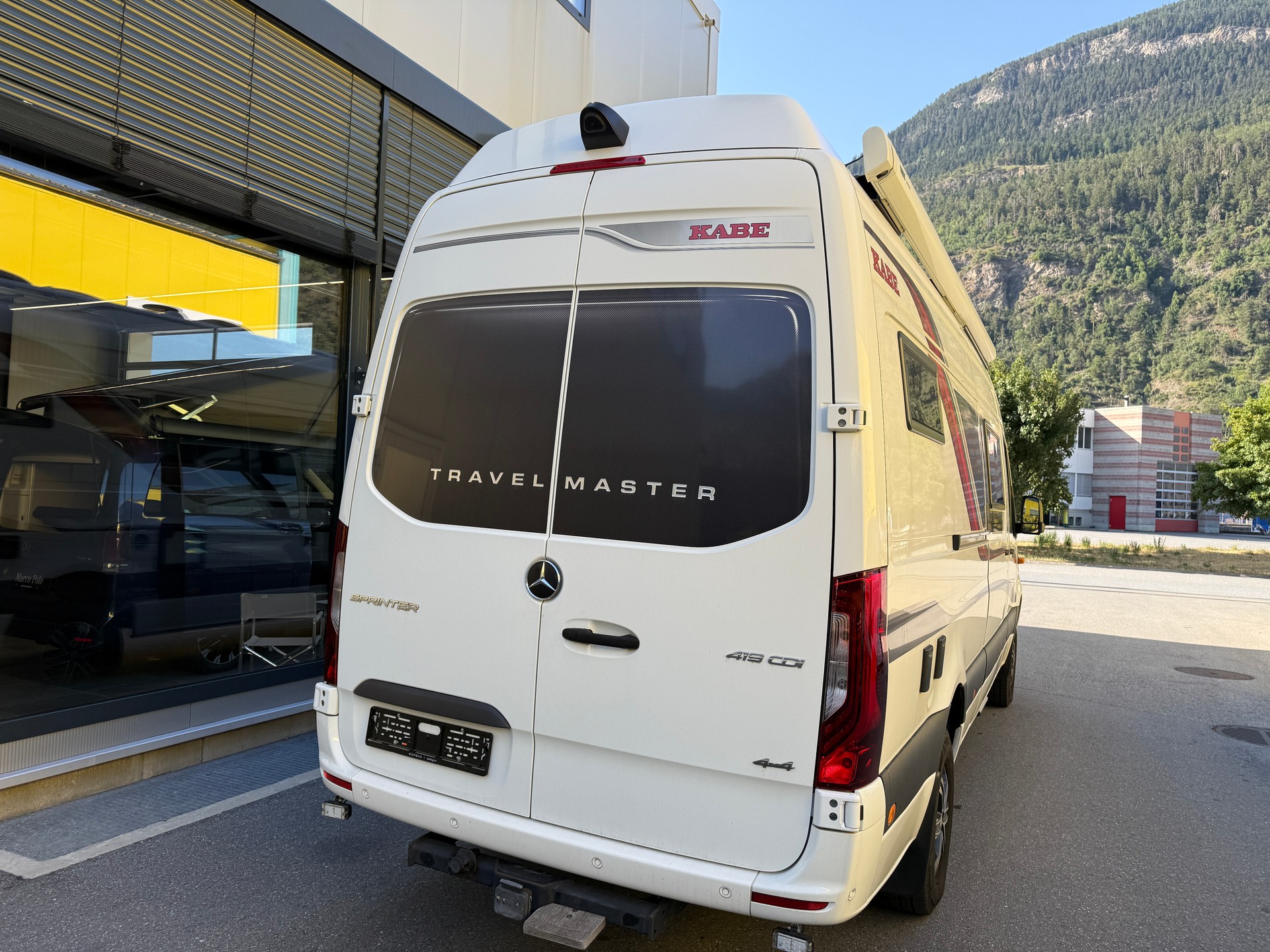 KABE 690 LB 4x4 Van-image-5