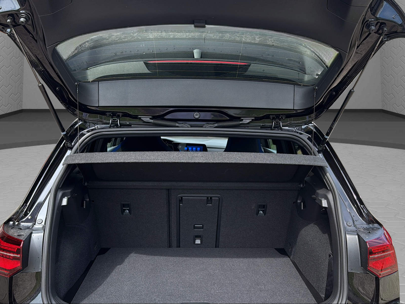 VW Golf 2.0 TSI R DSG 4Motion R Performance-image-9
