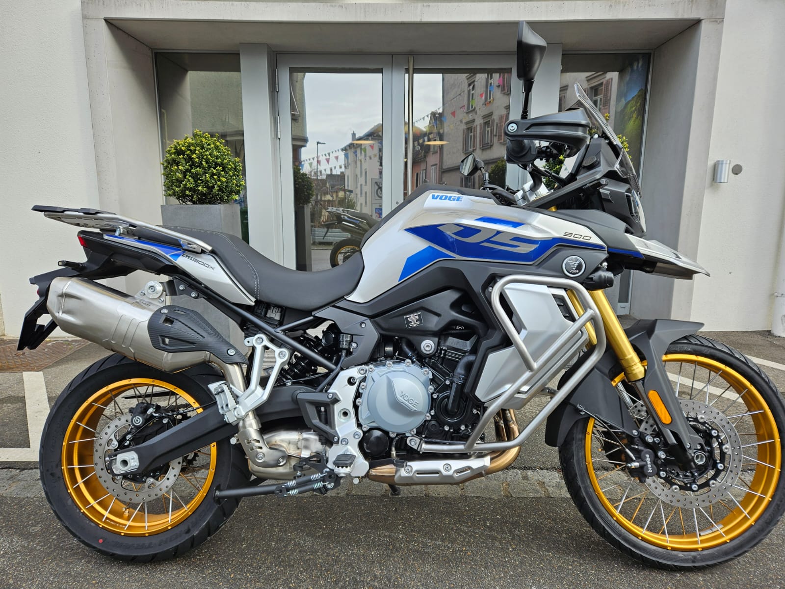 VOGE 900DSX ADVENTURE-showroom-element-1