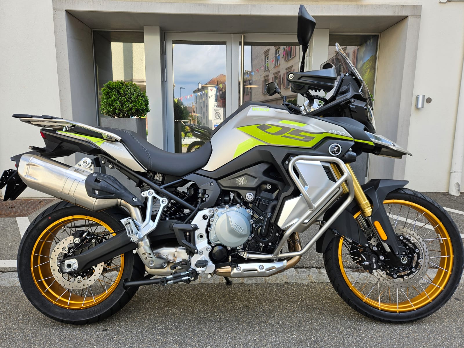 VOGE 900DSX ADVENTURE-showroom-element-1