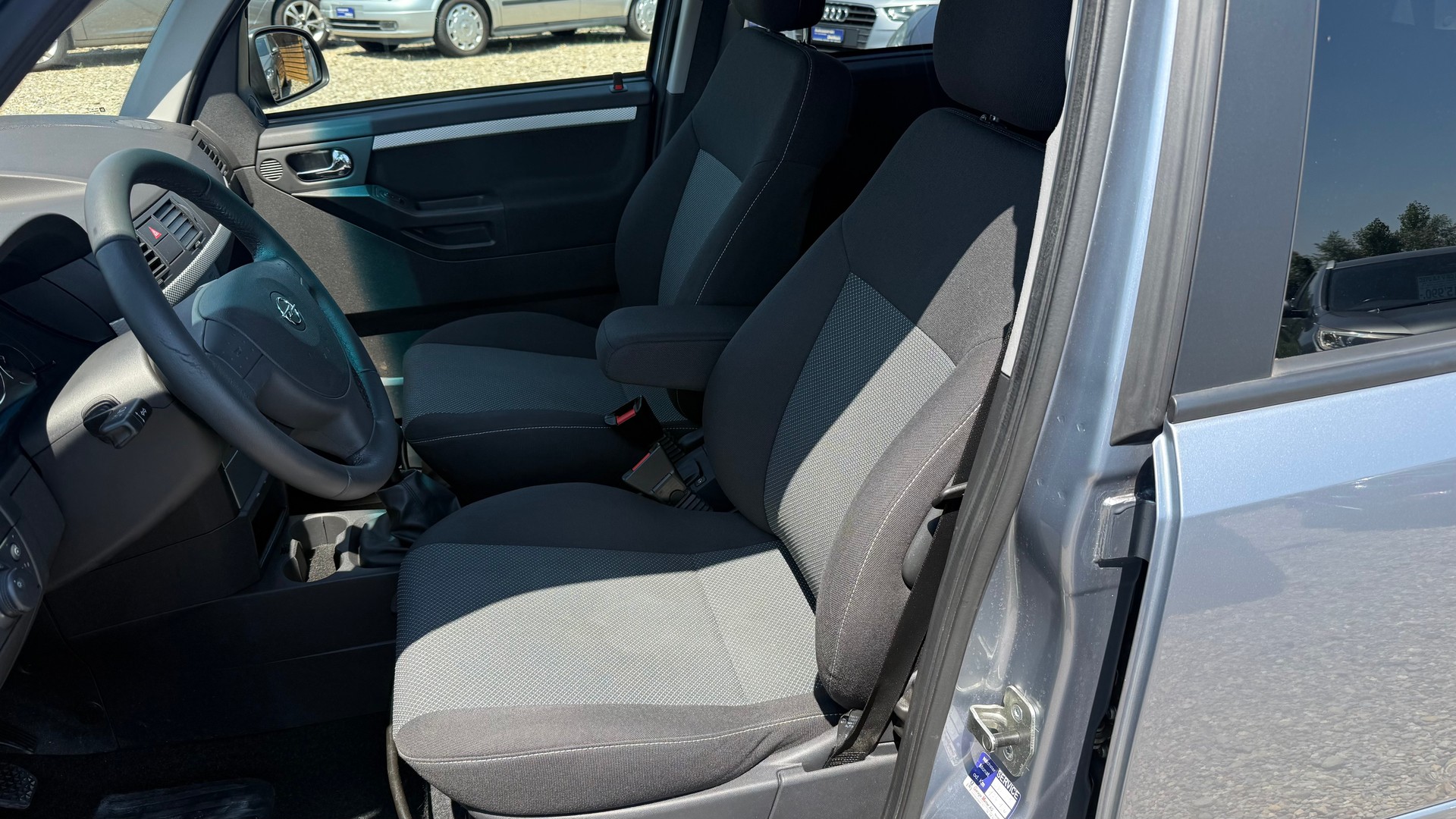 OPEL Meriva 1.8i 16V Cosmo-image-1
