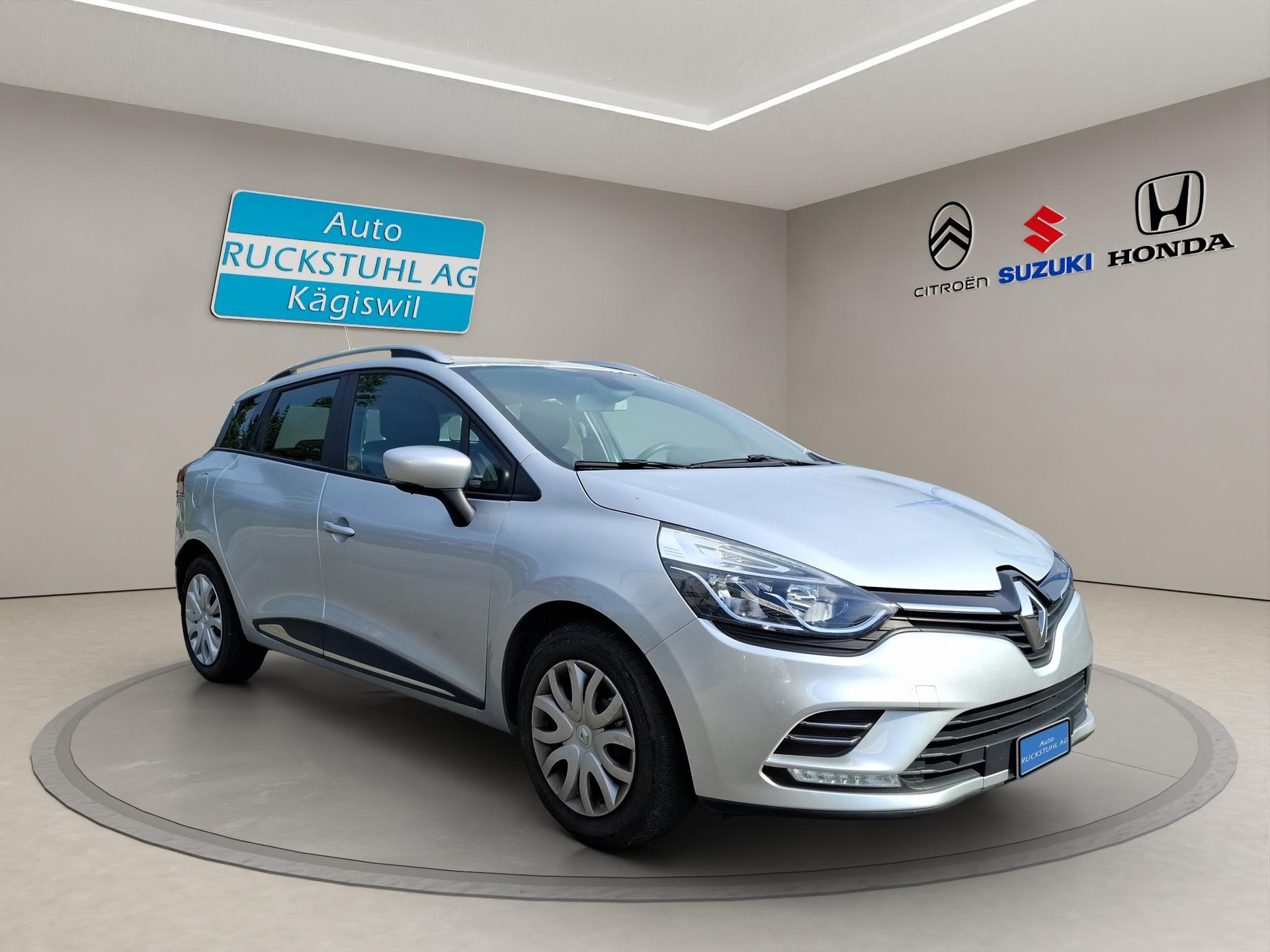RENAULT Clio Grandtour 0.9 TCe Intens S/S-image-1
