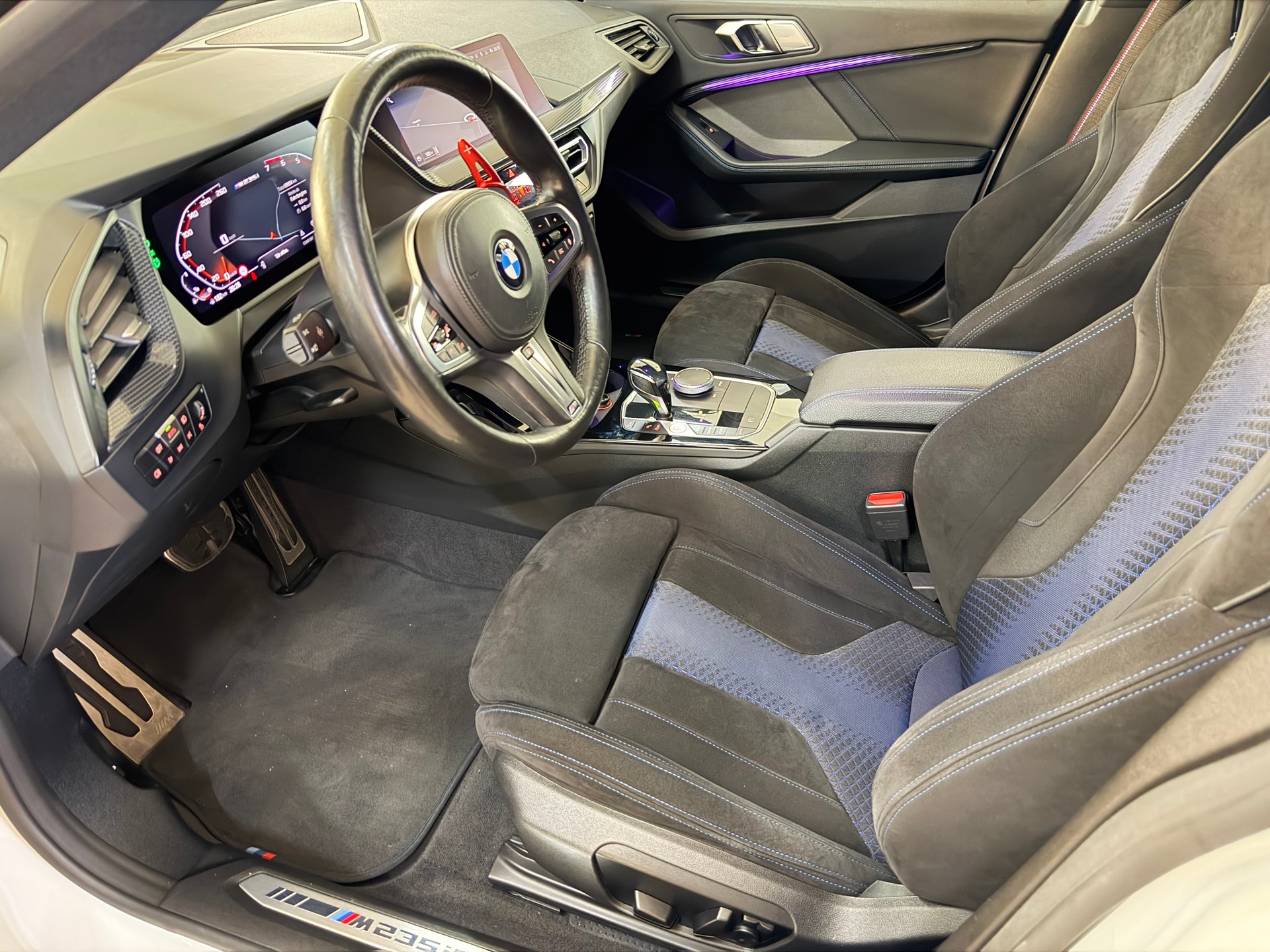 BMW M235i Gran Coupé xDrive Steptronic-image-9