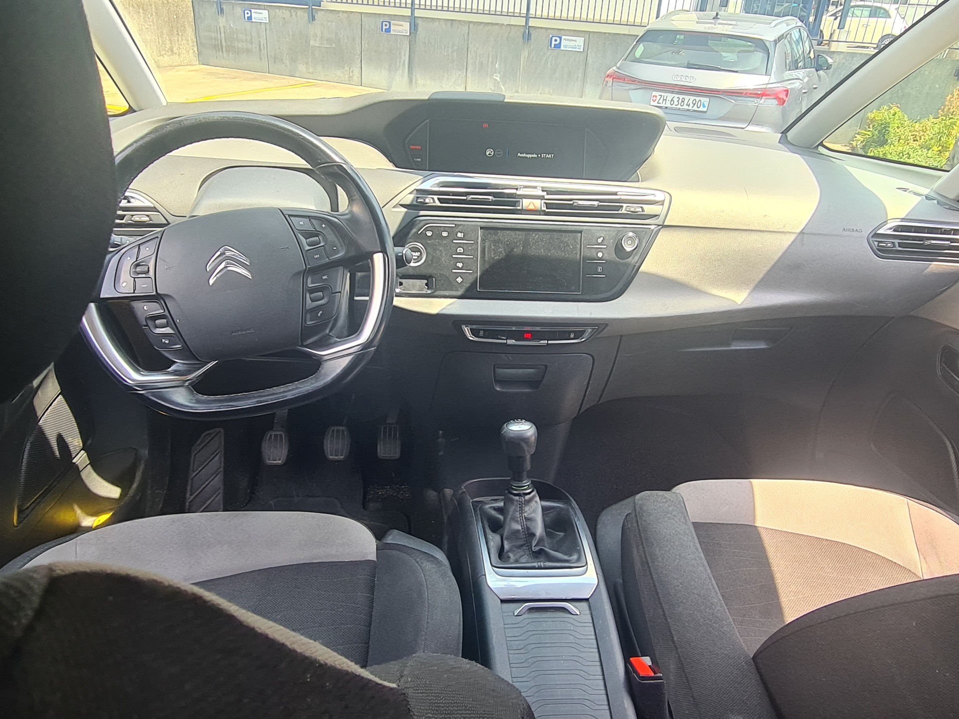 CITROEN Grand C4 Picasso 1.2 Pure Tech Attraction-image-6