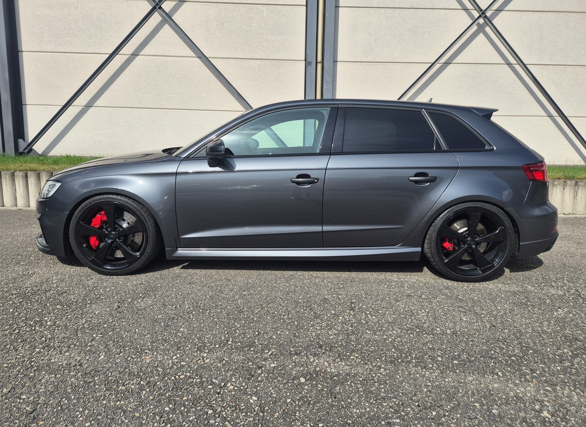 AUDI RS3 Sportback 2.5 TSI quattro S-tronic-image-2