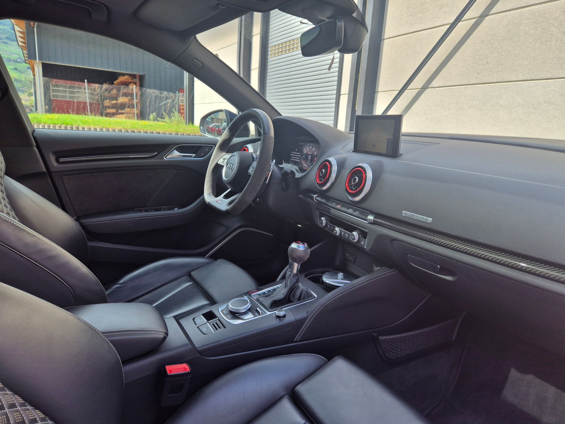 AUDI RS3 Sportback 2.5 TSI quattro S-tronic-image-7