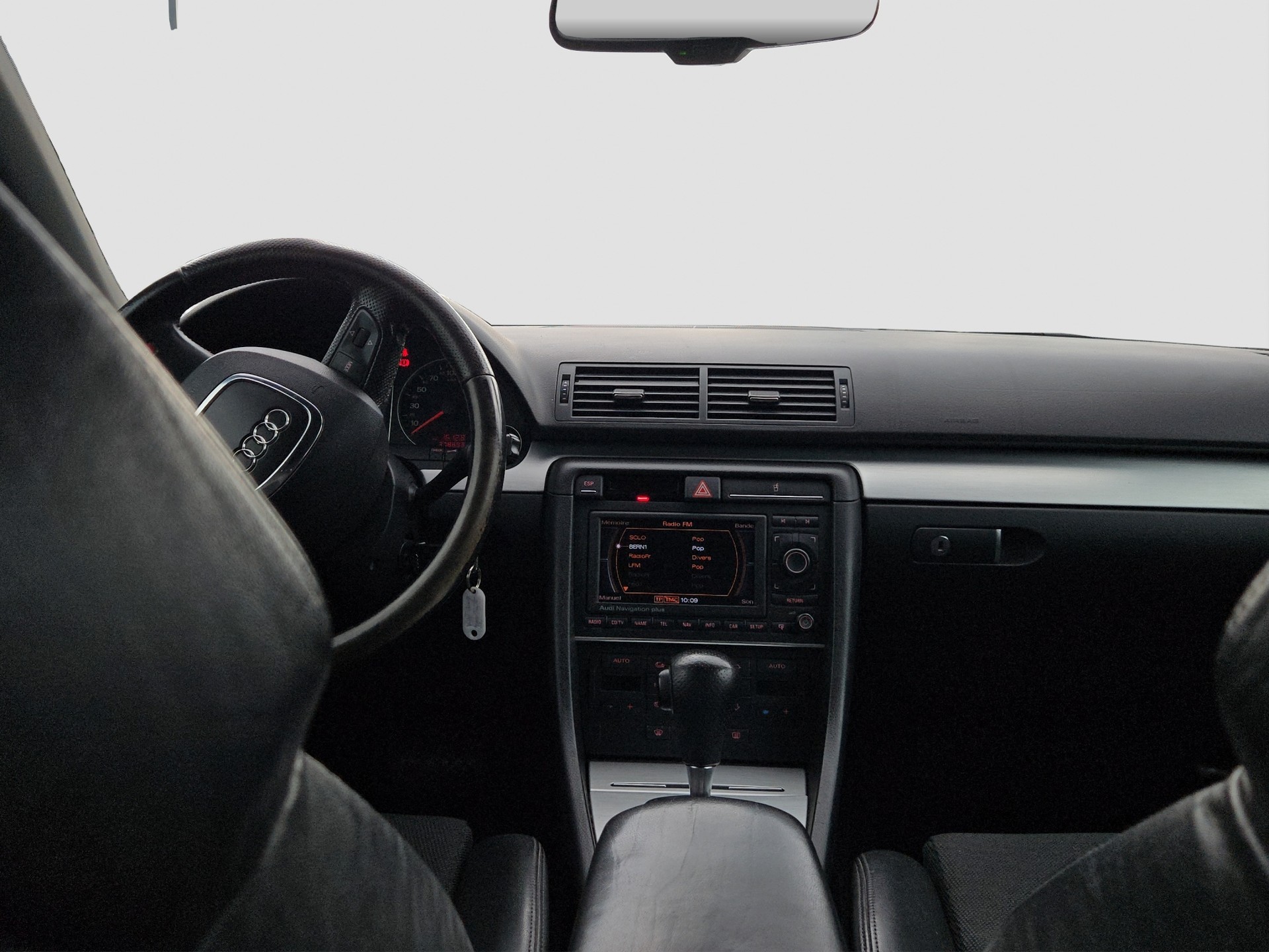 AUDI A4 Avant 2.7 TDI-image-13