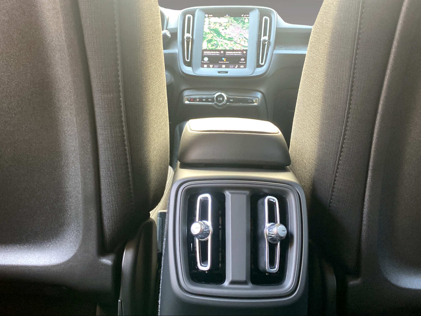 VOLVO EX40 Essential-image-11