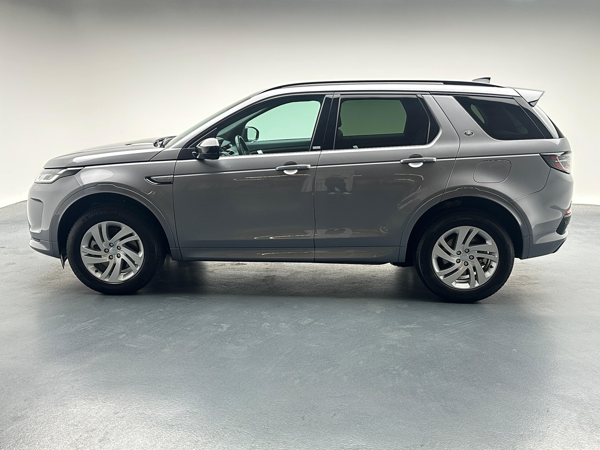 LAND ROVER Discovery Sport 1.5 T 300e R-Dynamic S-image-3