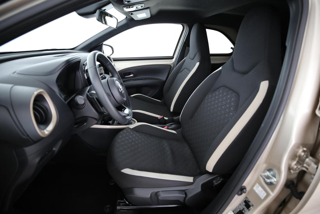 TOYOTA Aygo X 1.0 VVT-i Trend-image-2