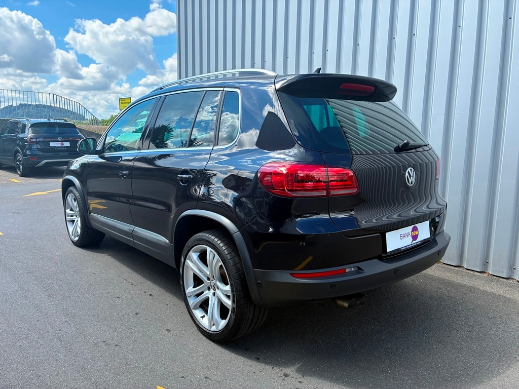 VW Tiguan 2.0 TDI Lounge 4Motion DSG-image-3