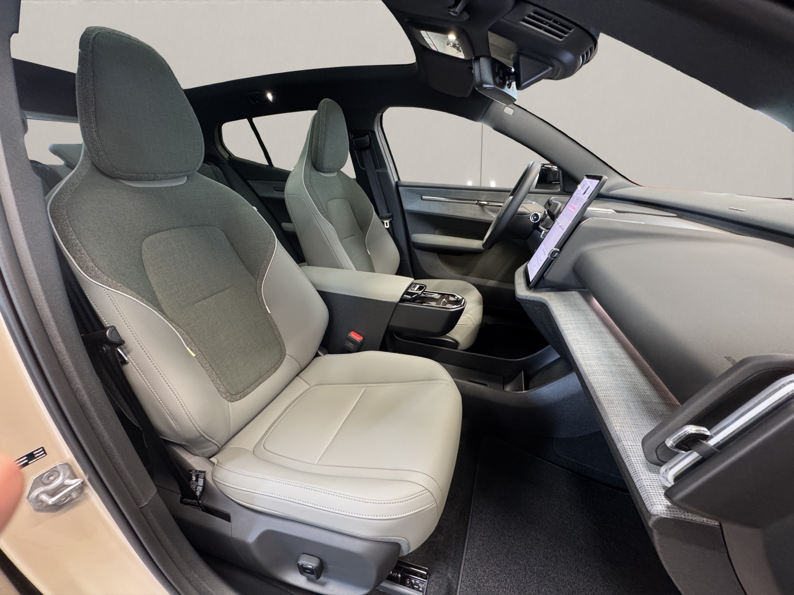 VOLVO EX30 E60 Twin Ultra Performance AWD-image-11