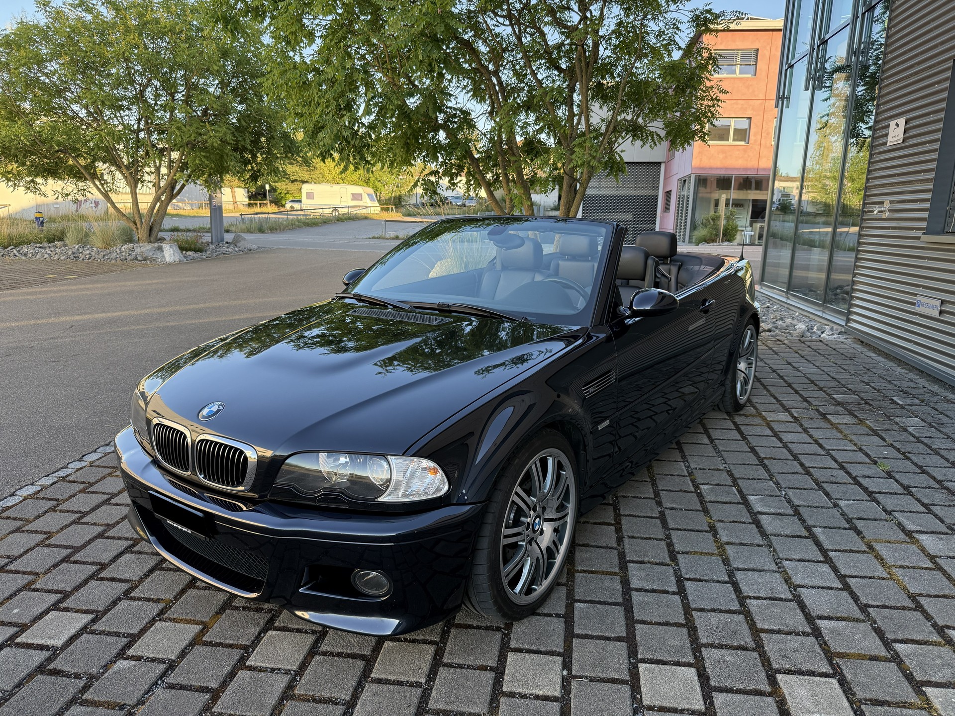 BMW M3 Cabriolet-image-1