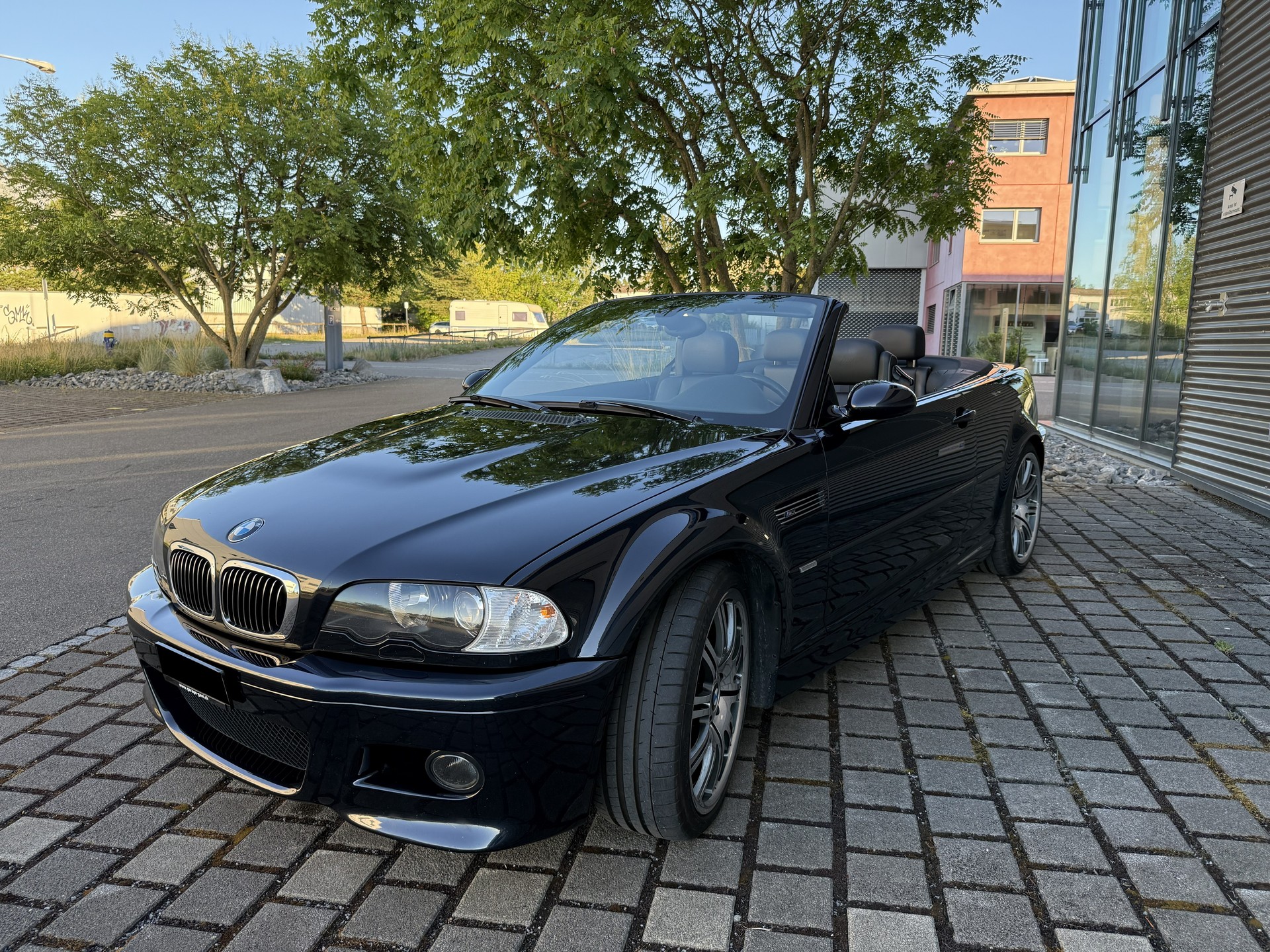 BMW M3 Cabriolet-image-0