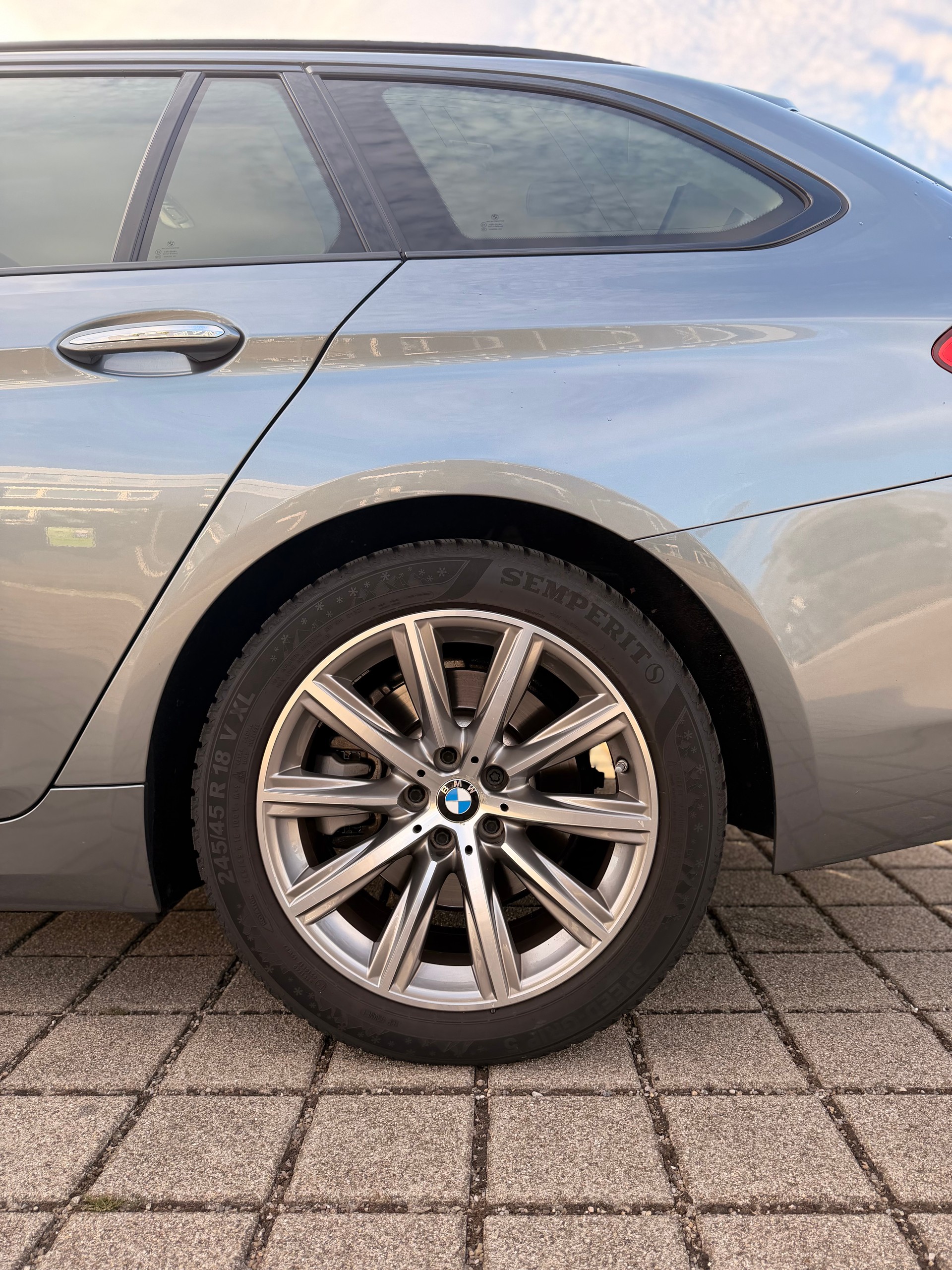 BMW 520d xDrive Touring Sport Line Steptronic-image-13