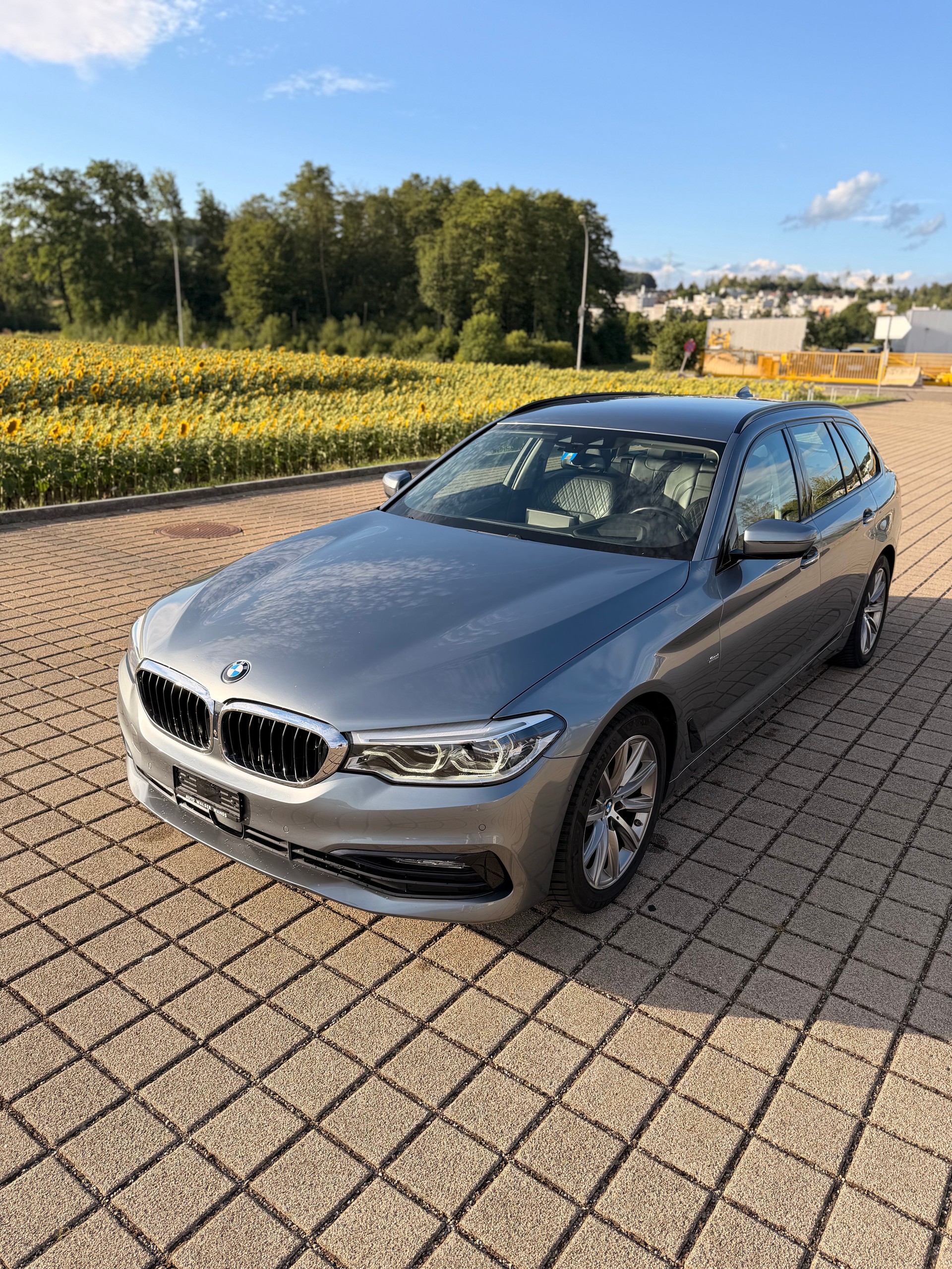 BMW 520d xDrive Touring Sport Line Steptronic-image-1