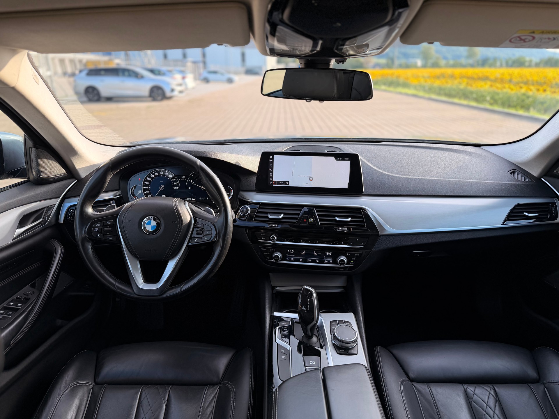 BMW 520d xDrive Touring Sport Line Steptronic-image-16