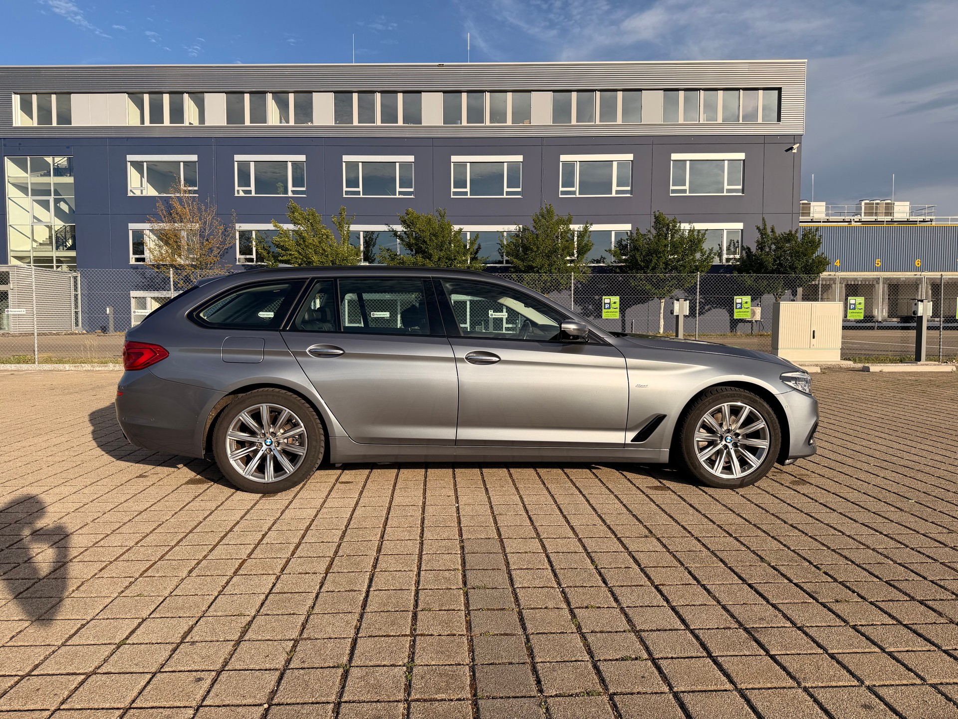 BMW 520d xDrive Touring Sport Line Steptronic-image-6