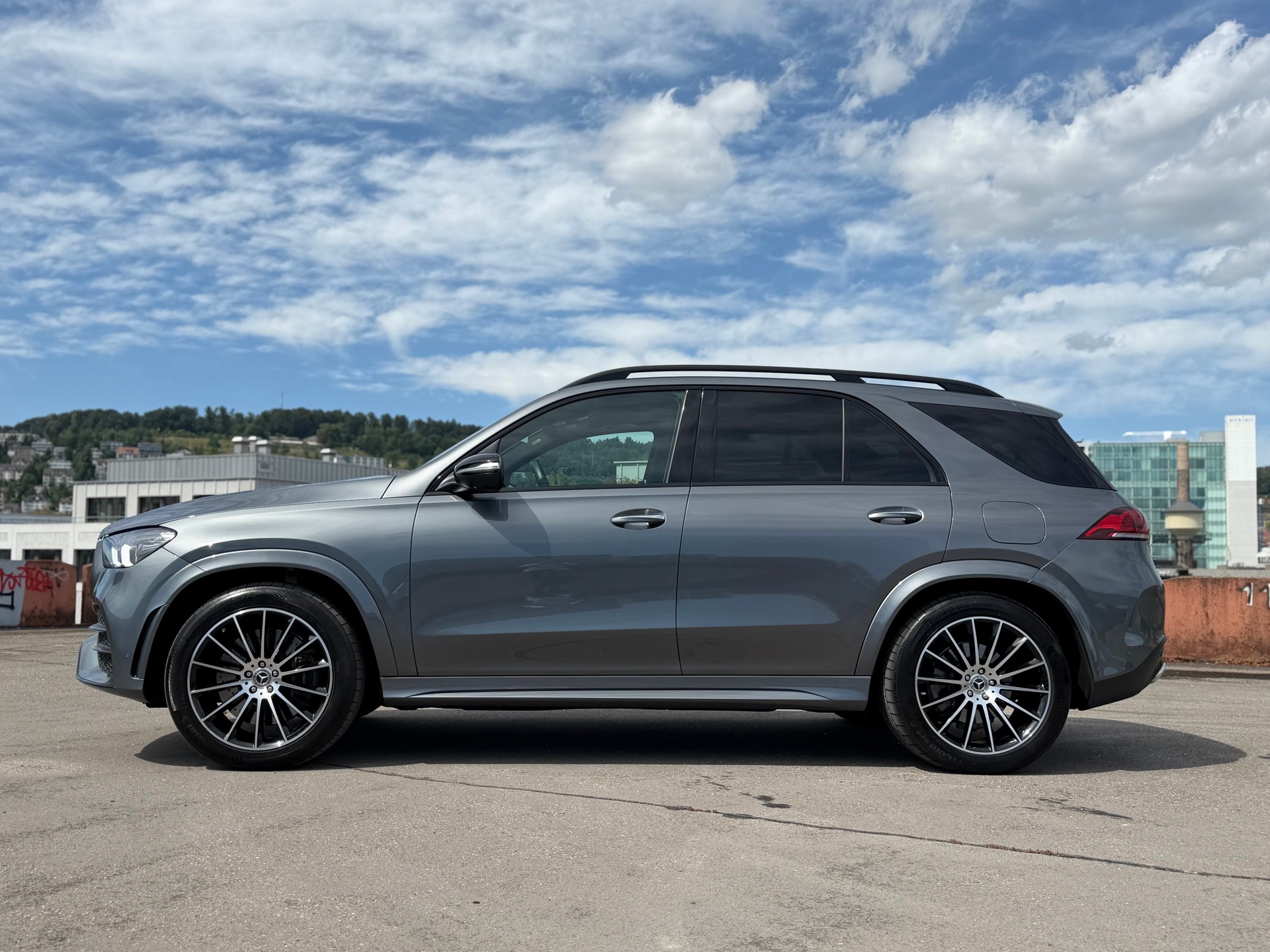 MERCEDES-BENZ GLE 350 de AMG Line 4matic-image-4
