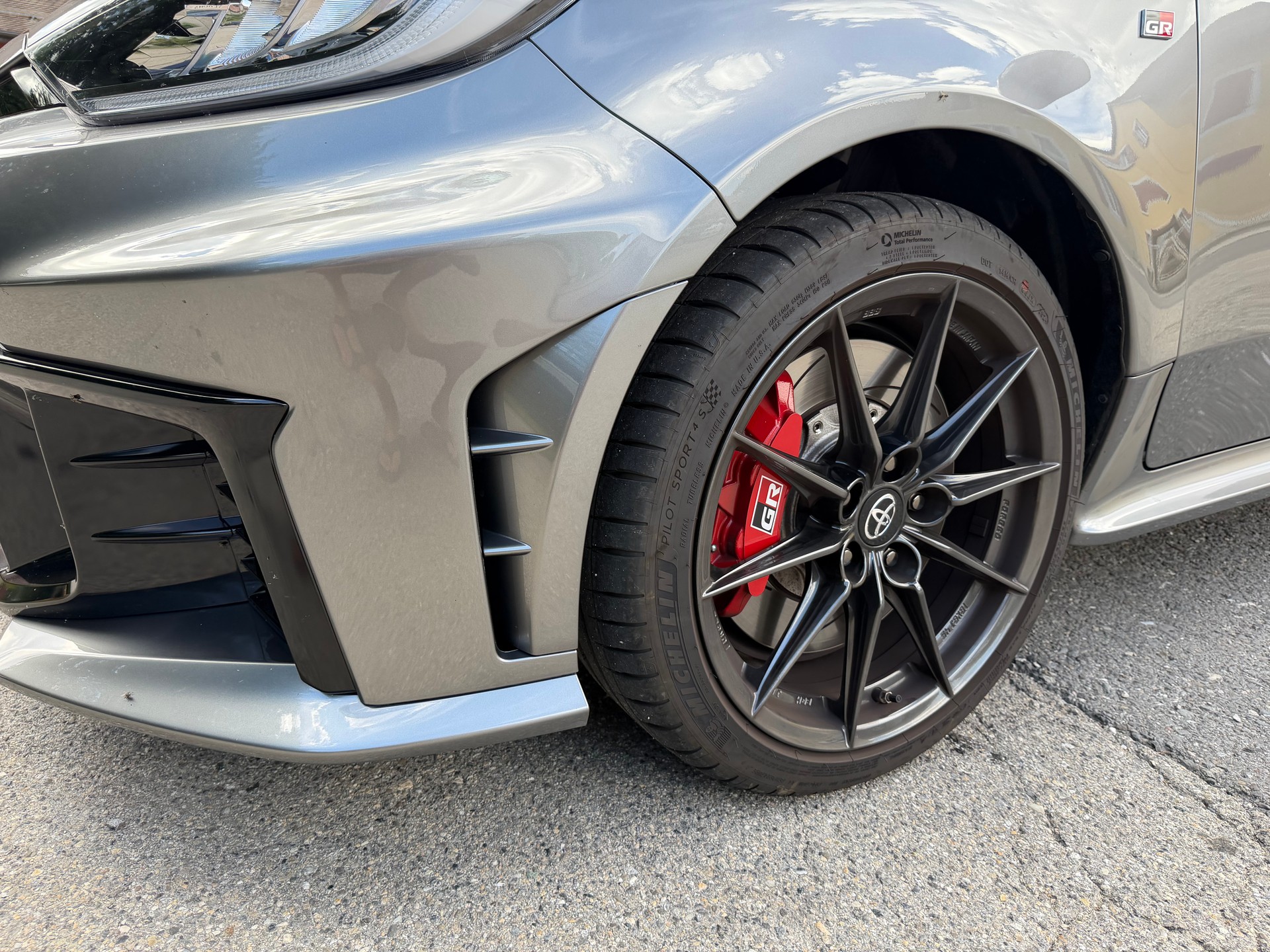 TOYOTA Yaris 1.6 GR Sport A-image-6