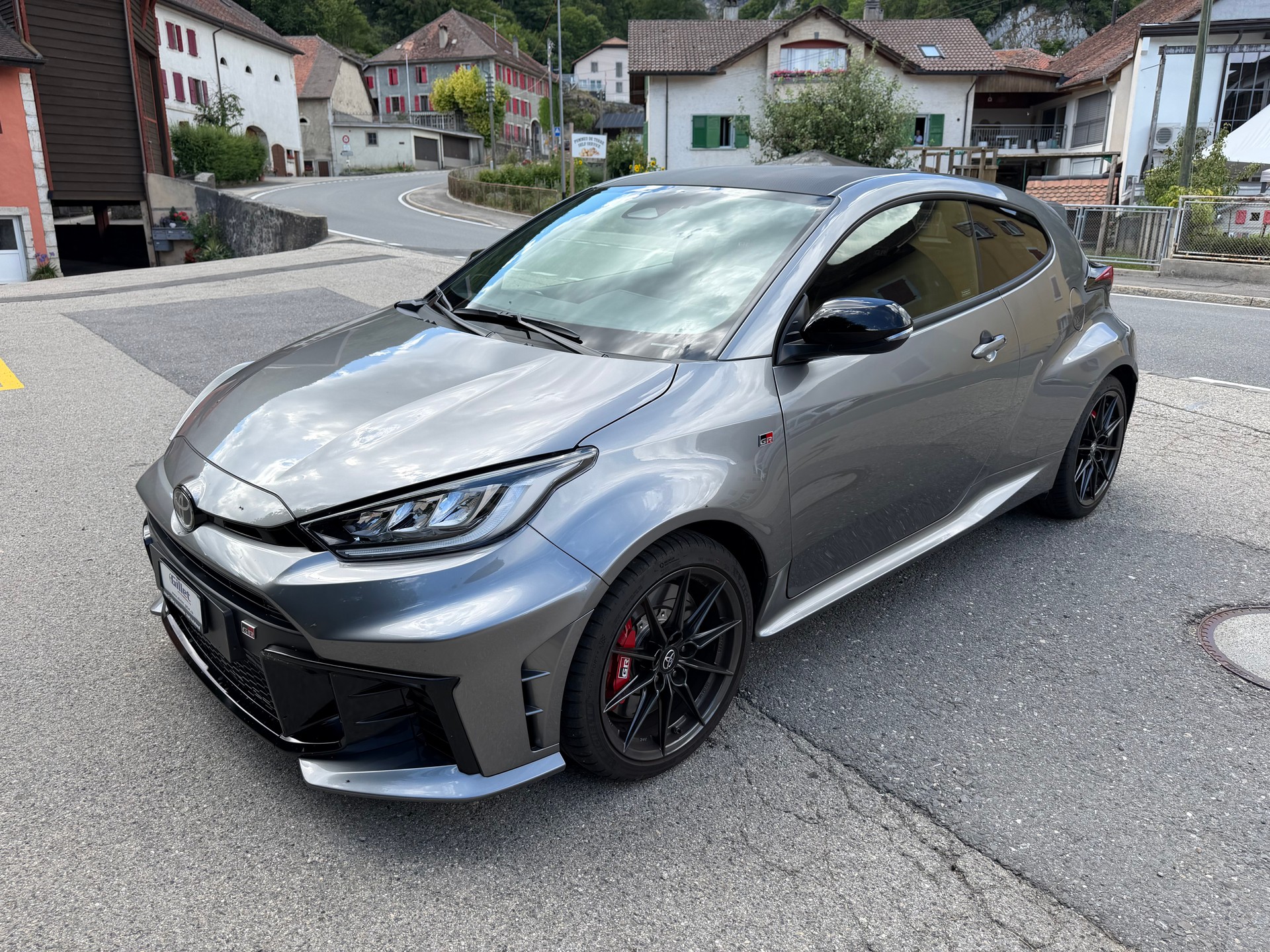 TOYOTA Yaris 1.6 GR Sport A-image-1