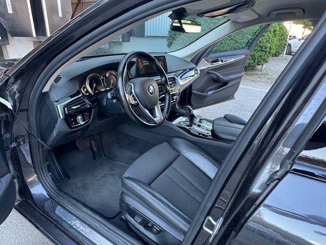 BMW 520d xDrive paddles-image-2