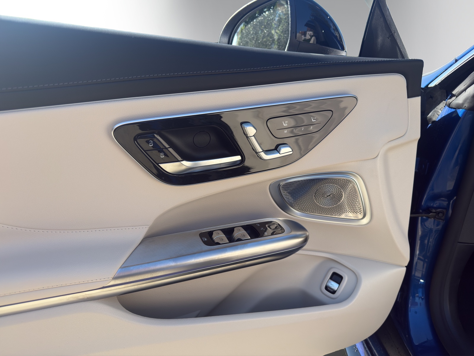 MERCEDES-BENZ CLE AMG 53 Cabrio 4Matic+ 9G-Tronic-image-14