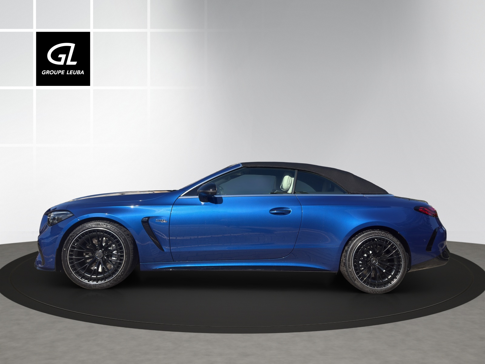 MERCEDES-BENZ CLE AMG 53 Cabrio 4Matic+ 9G-Tronic-image-4