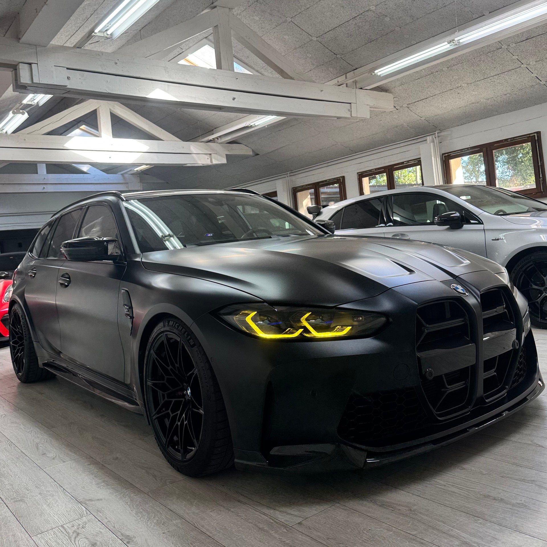 BMW M3 Touring xDrive Competition M * Frozen Black * * Vehicule CH *-image-3