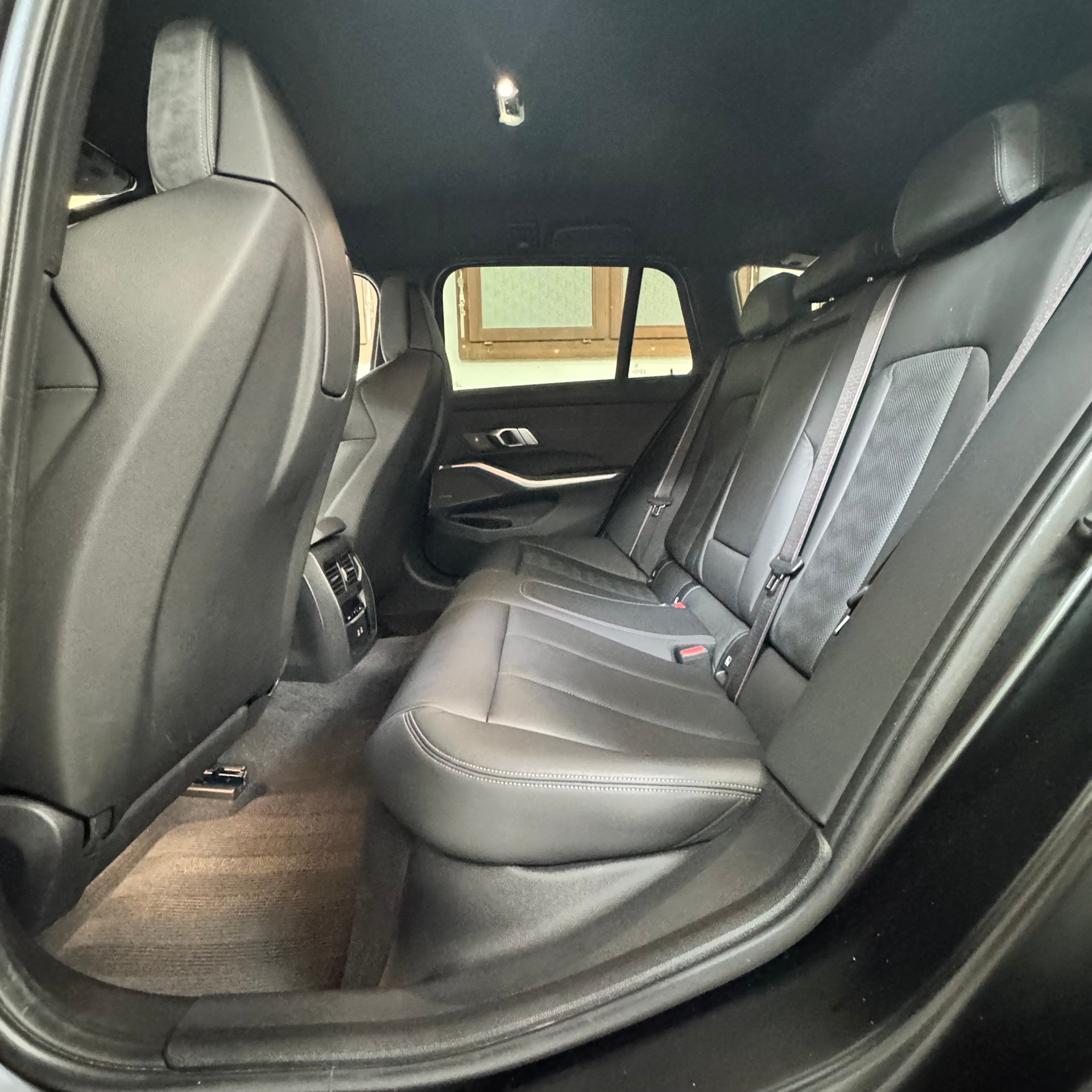 BMW M3 Touring xDrive Competition M * Frozen Black * * Vehicule CH *-image-14