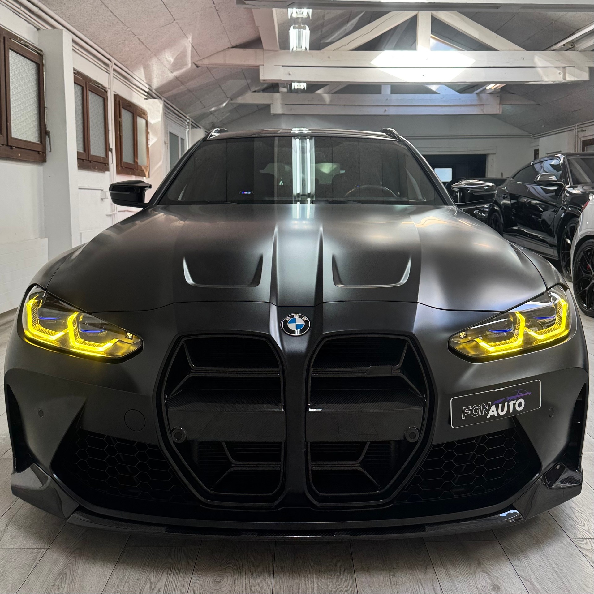 BMW M3 Touring xDrive Competition M * Frozen Black * * Vehicule CH *-image-2