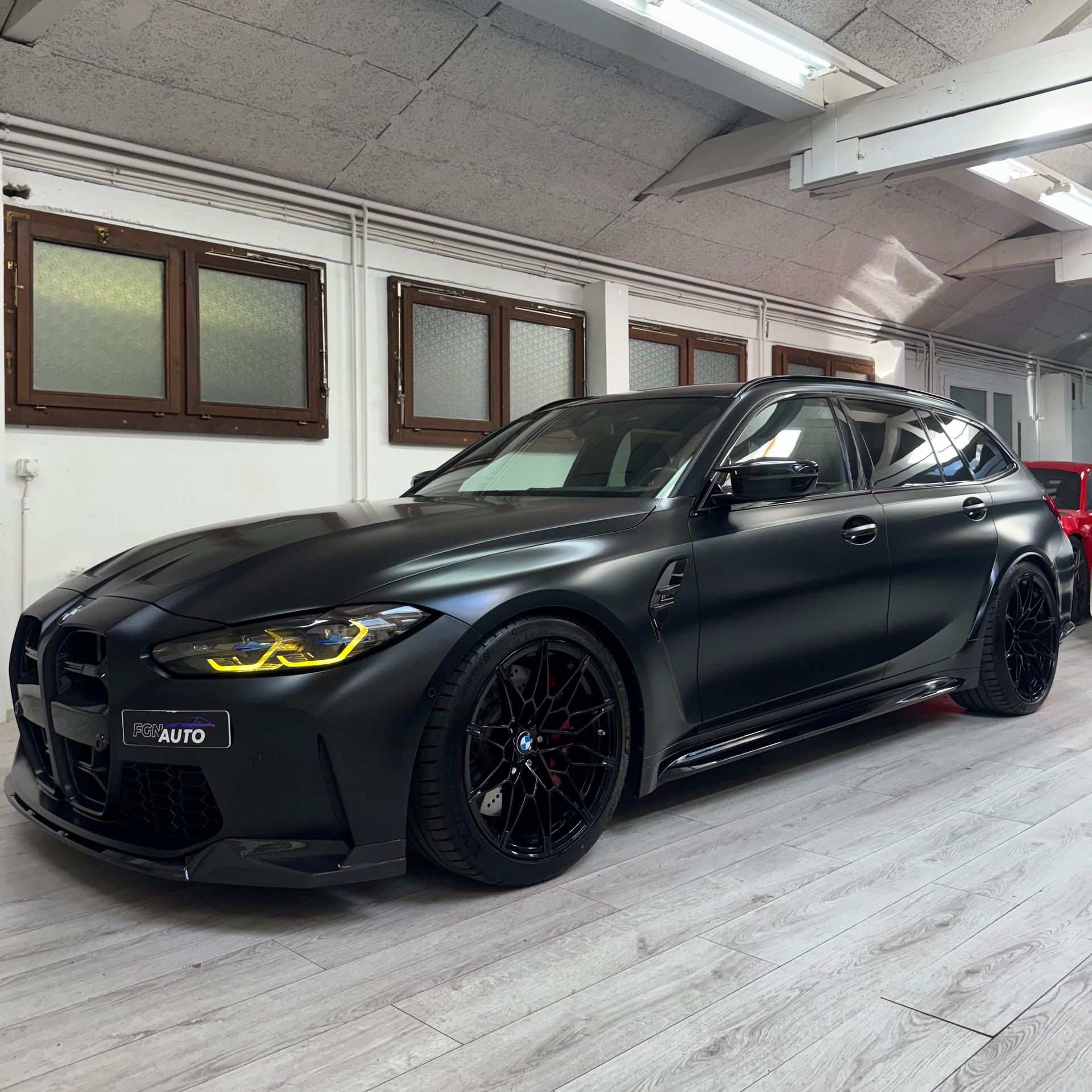 BMW M3 Touring xDrive Competition M * Frozen Black * * Vehicule CH *-image-0