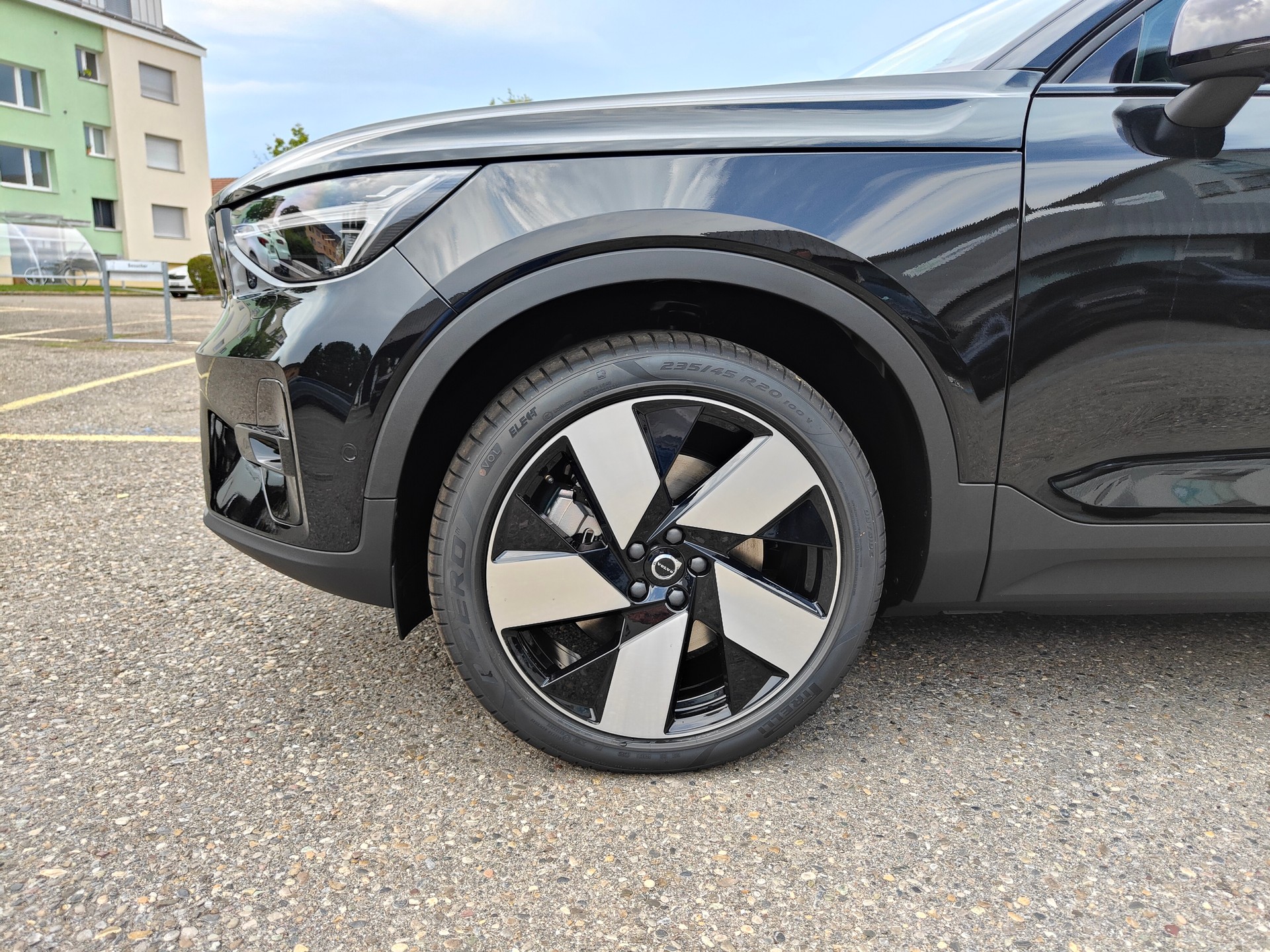 VOLVO EC40 82kWh Twin Motor AWD Ultra Xcentric Edition-image-5