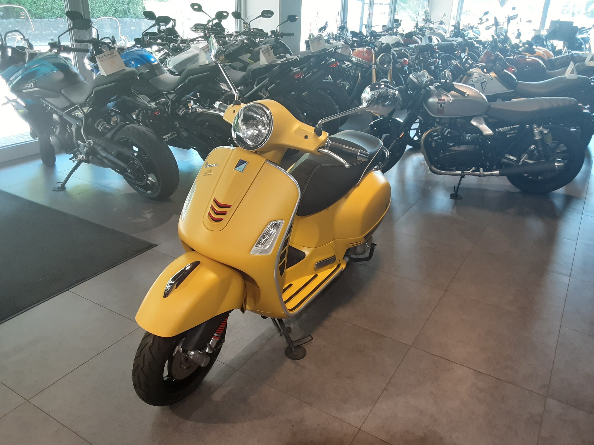 PIAGGIO Vespa GTS Super 300 i.e ABS-image-3
