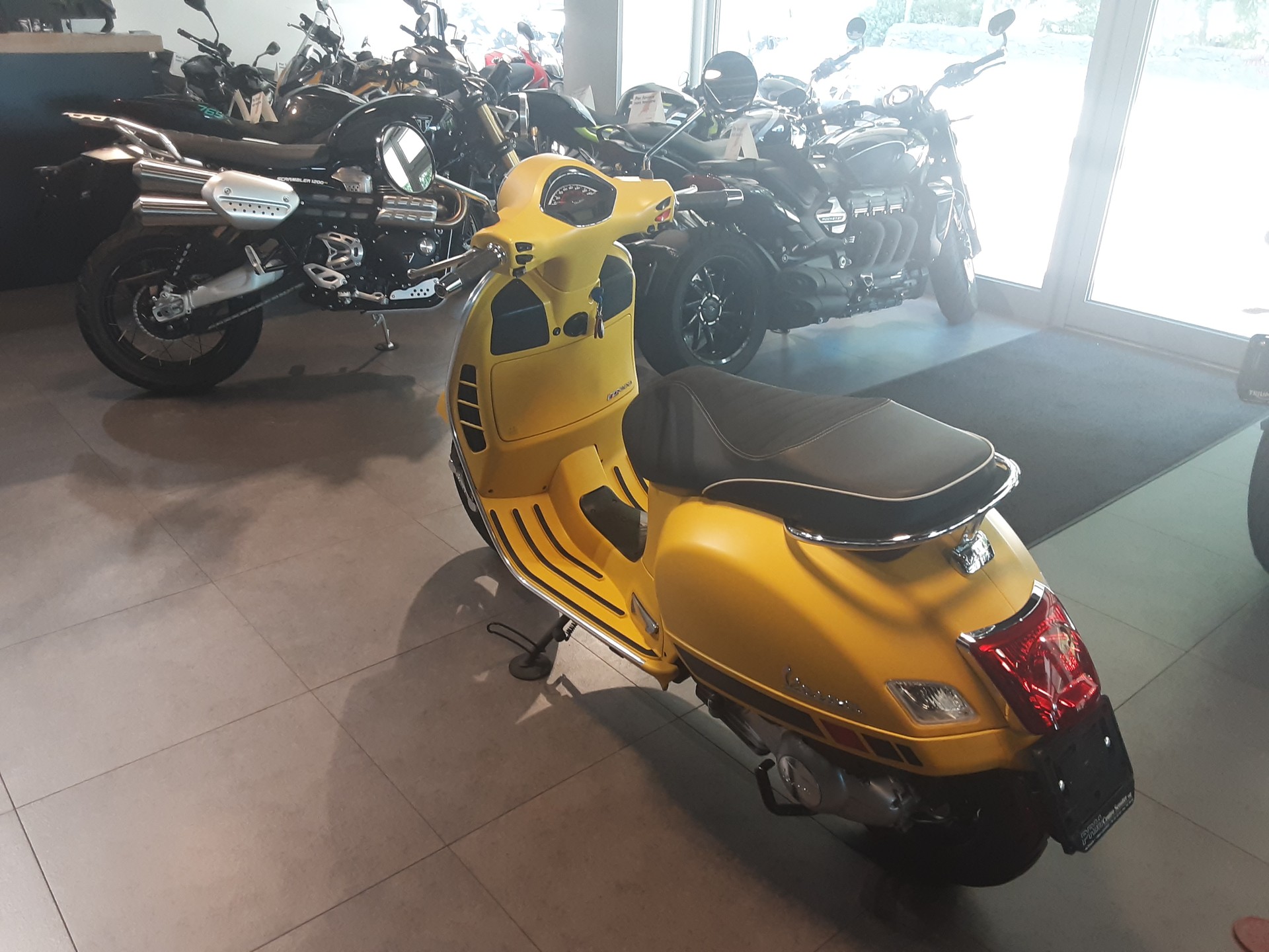 PIAGGIO Vespa GTS Super 300 i.e ABS-image-5