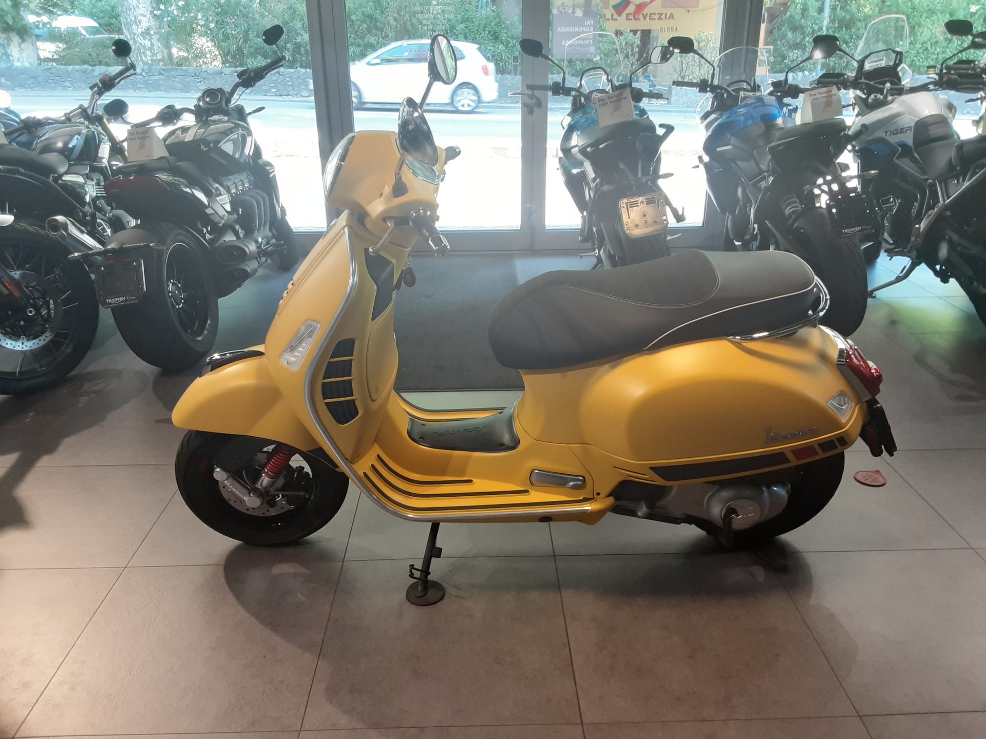 PIAGGIO Vespa GTS Super 300 i.e ABS-image-1