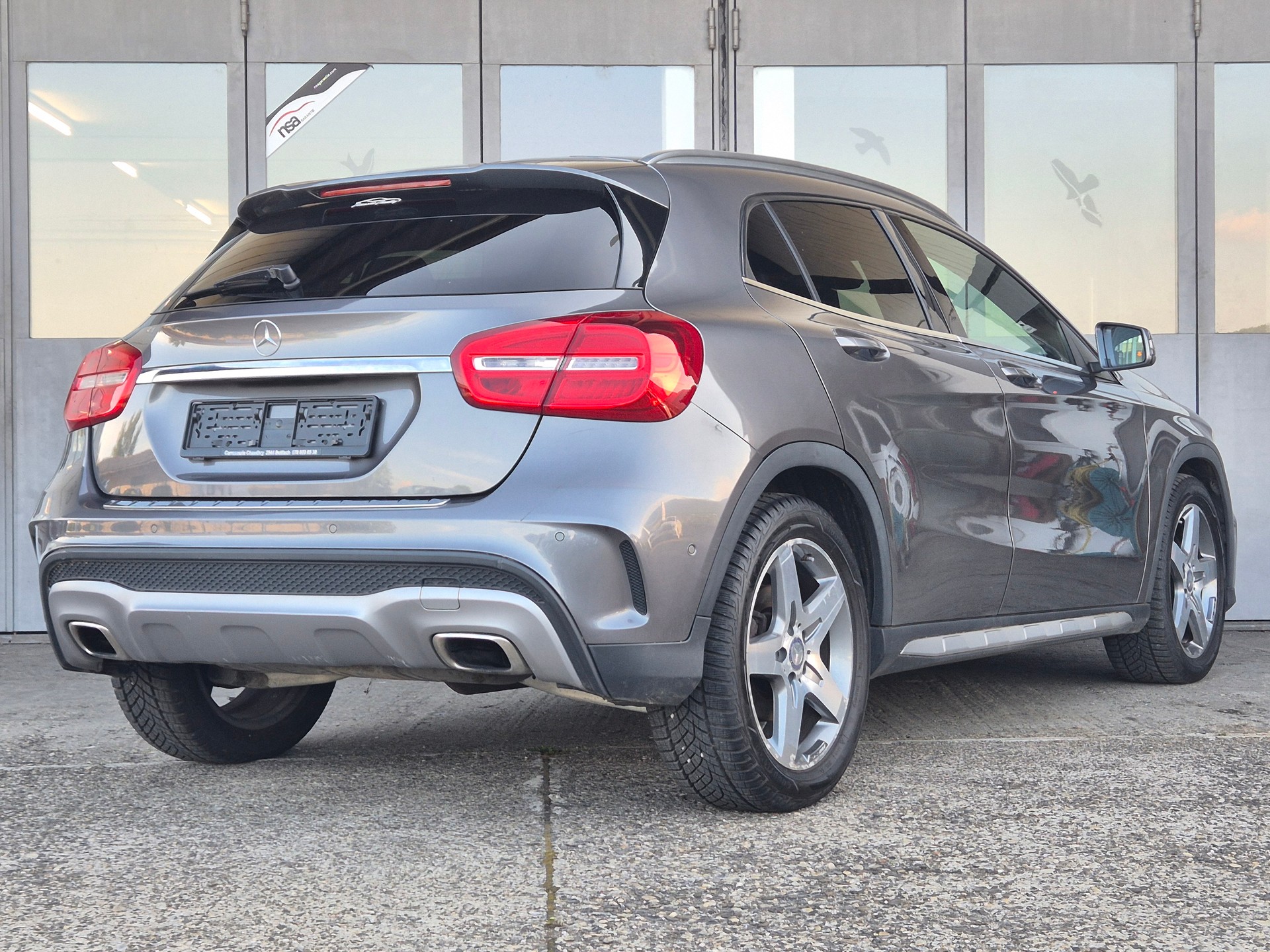MERCEDES-BENZ GLA 250 AMG Line 4Matic 7G-DCT-image-5