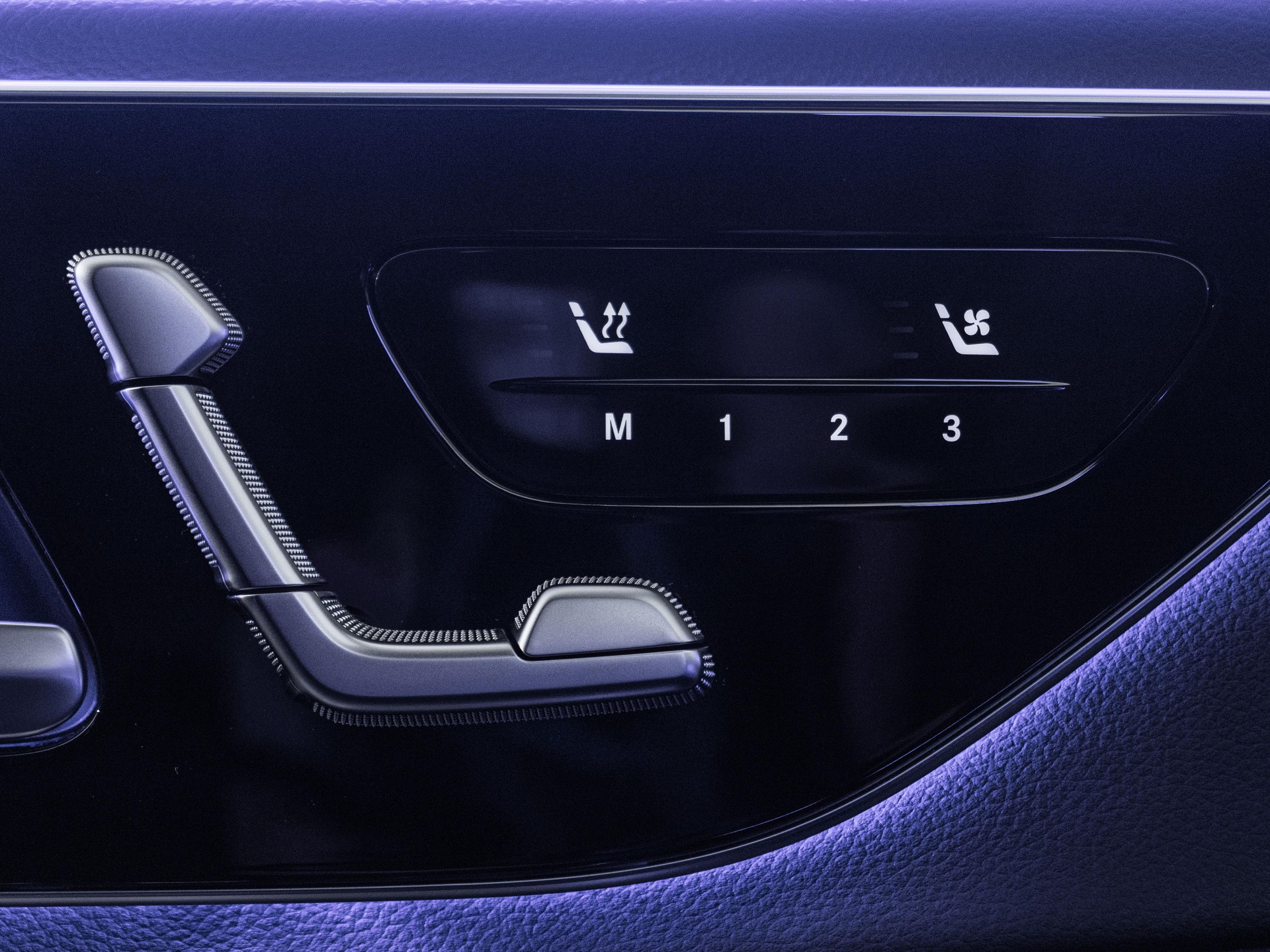 MERCEDES-BENZ E 220 d 4MATIC-image-11