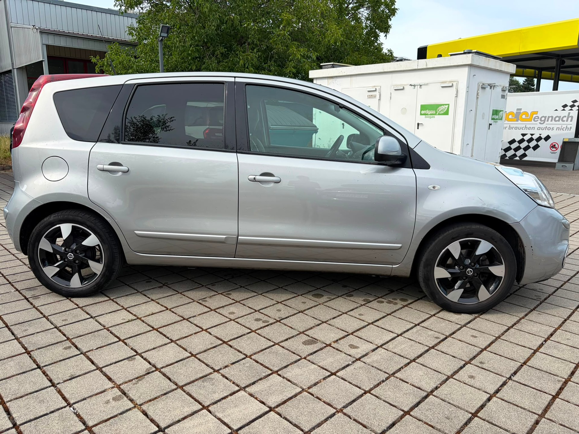 NISSAN Note 1.6 tekna Automatic-image-4