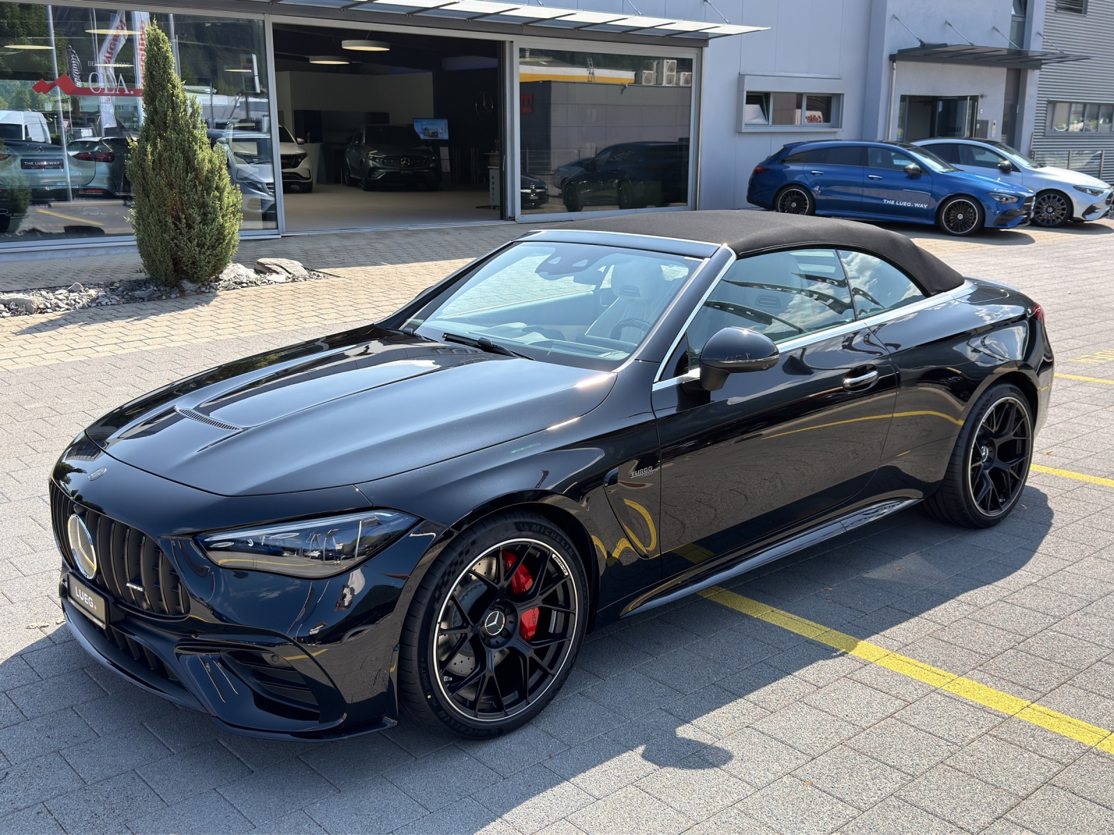 MERCEDES-BENZ CLE AMG 53 Cabrio 4Matic+ 9G-Tronic-image-13