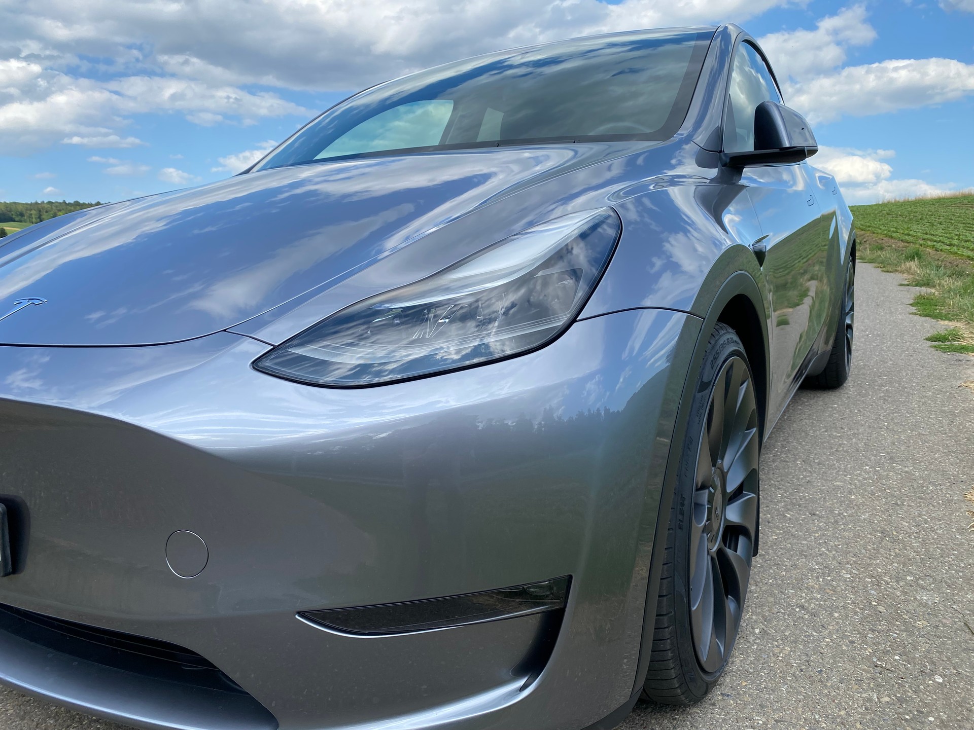 TESLA Model Y Performance-image-7