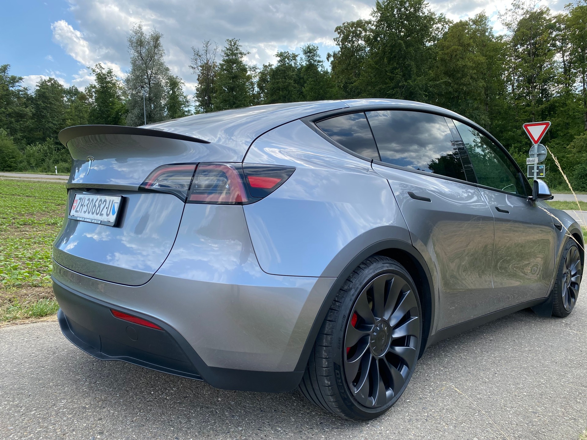TESLA Model Y Performance-image-6
