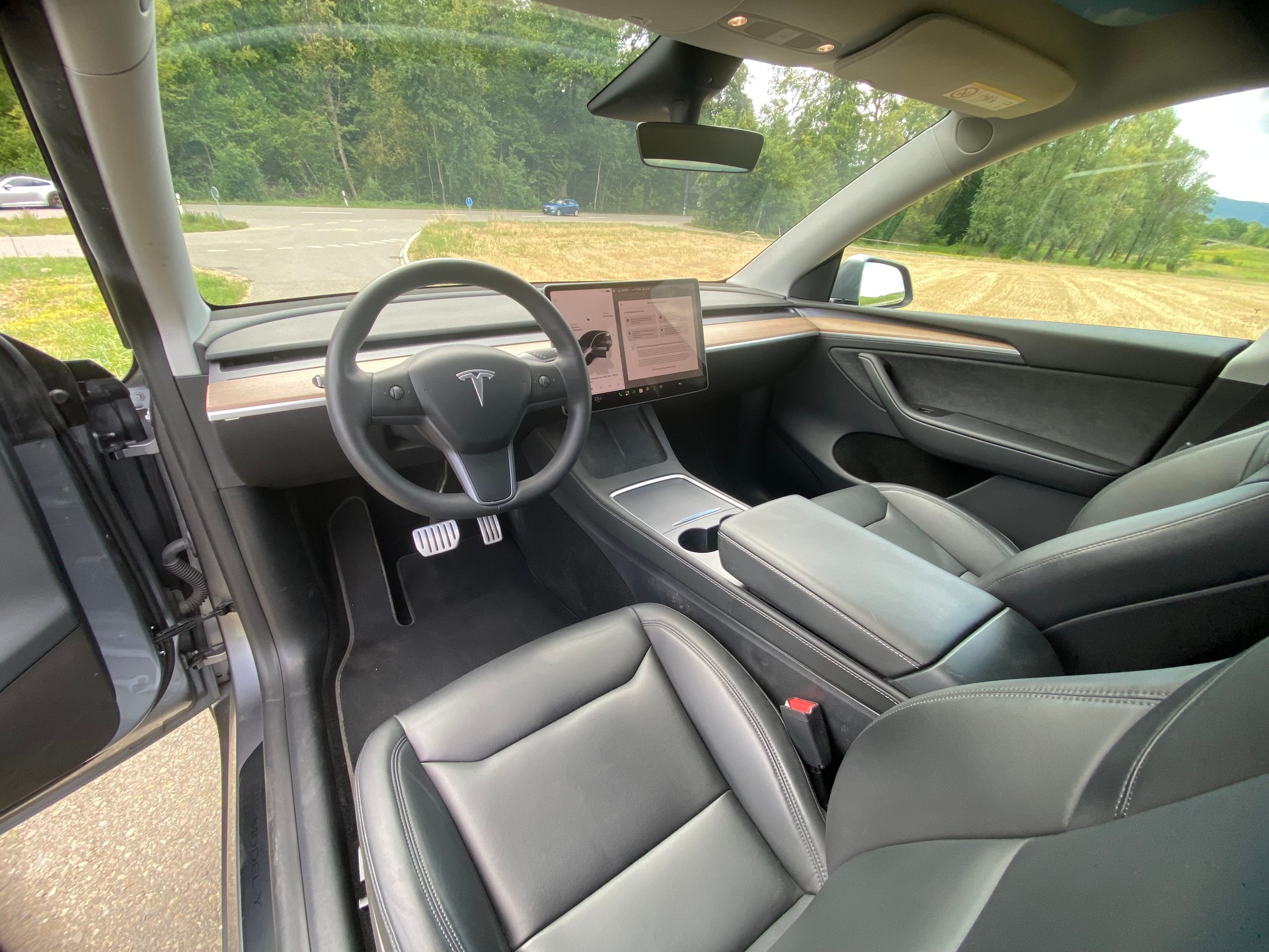 TESLA Model Y Performance-image-11