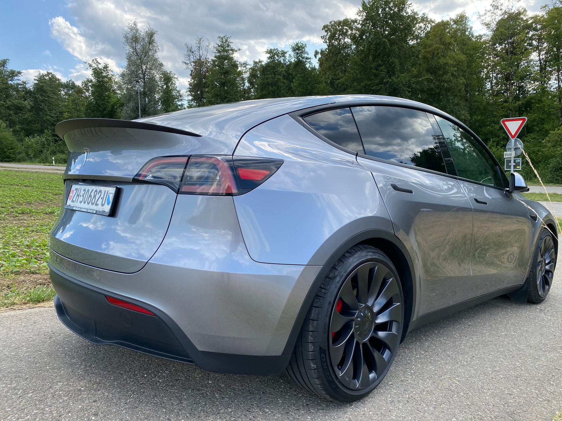 TESLA Model Y Performance-image-9