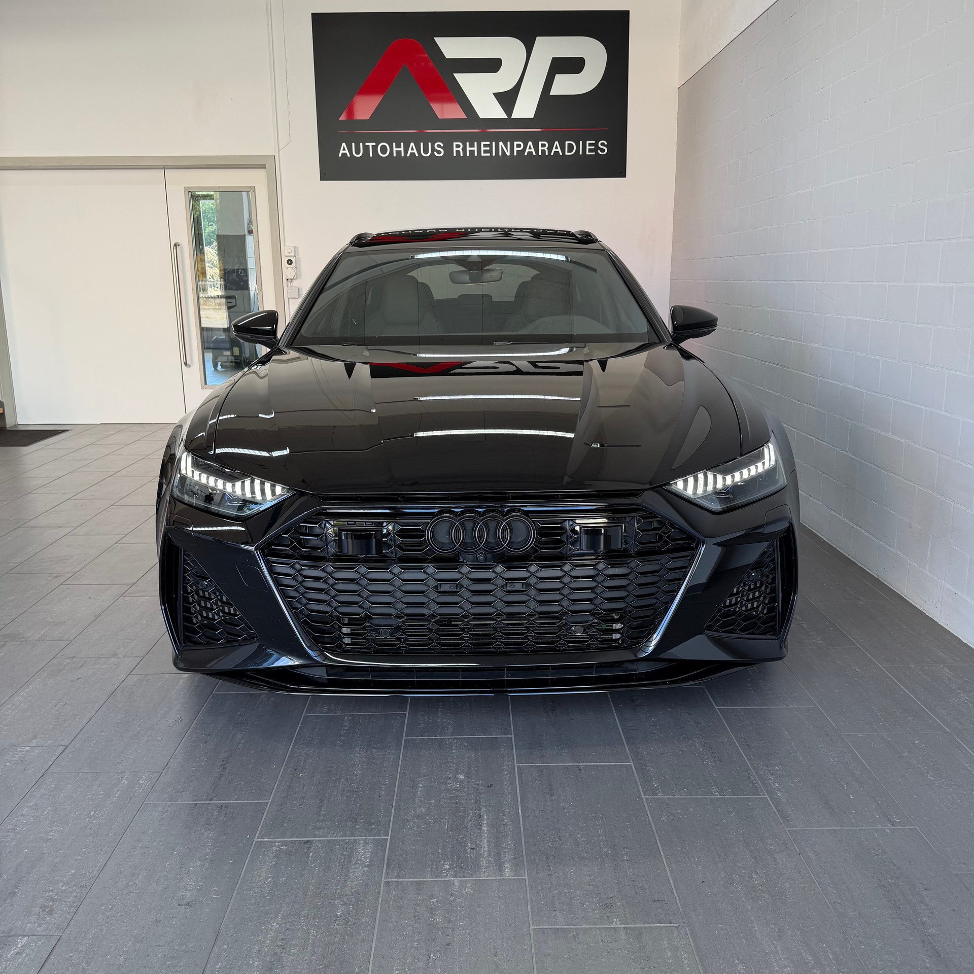 AUDI AUDI RS6 Avant 4.0 TFSI V8 quattro * Sebringschwarz * B&O * 360• * Pano * Headup * Standheizung *-image-1